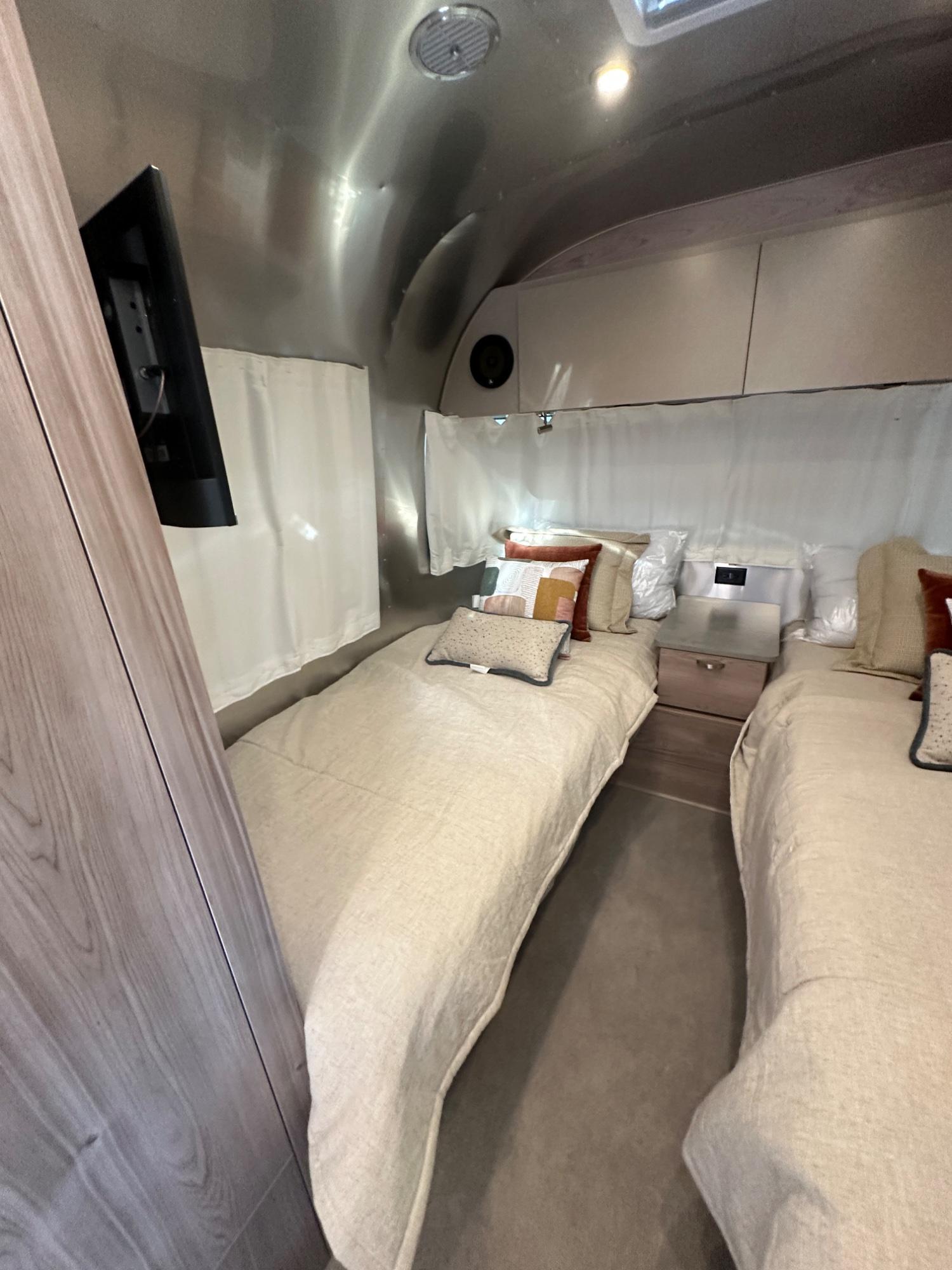 2027 Airstream 2027 Airstream Flying Cloud - thumbnail 39
