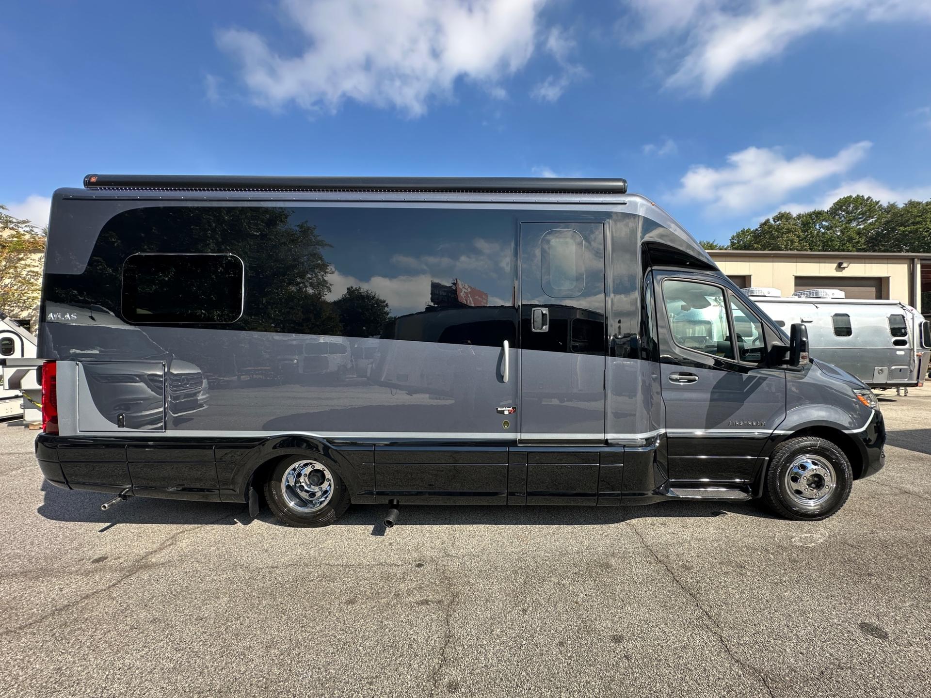 2027 Airstream 2027 Airstream Atlas - thumbnail 3