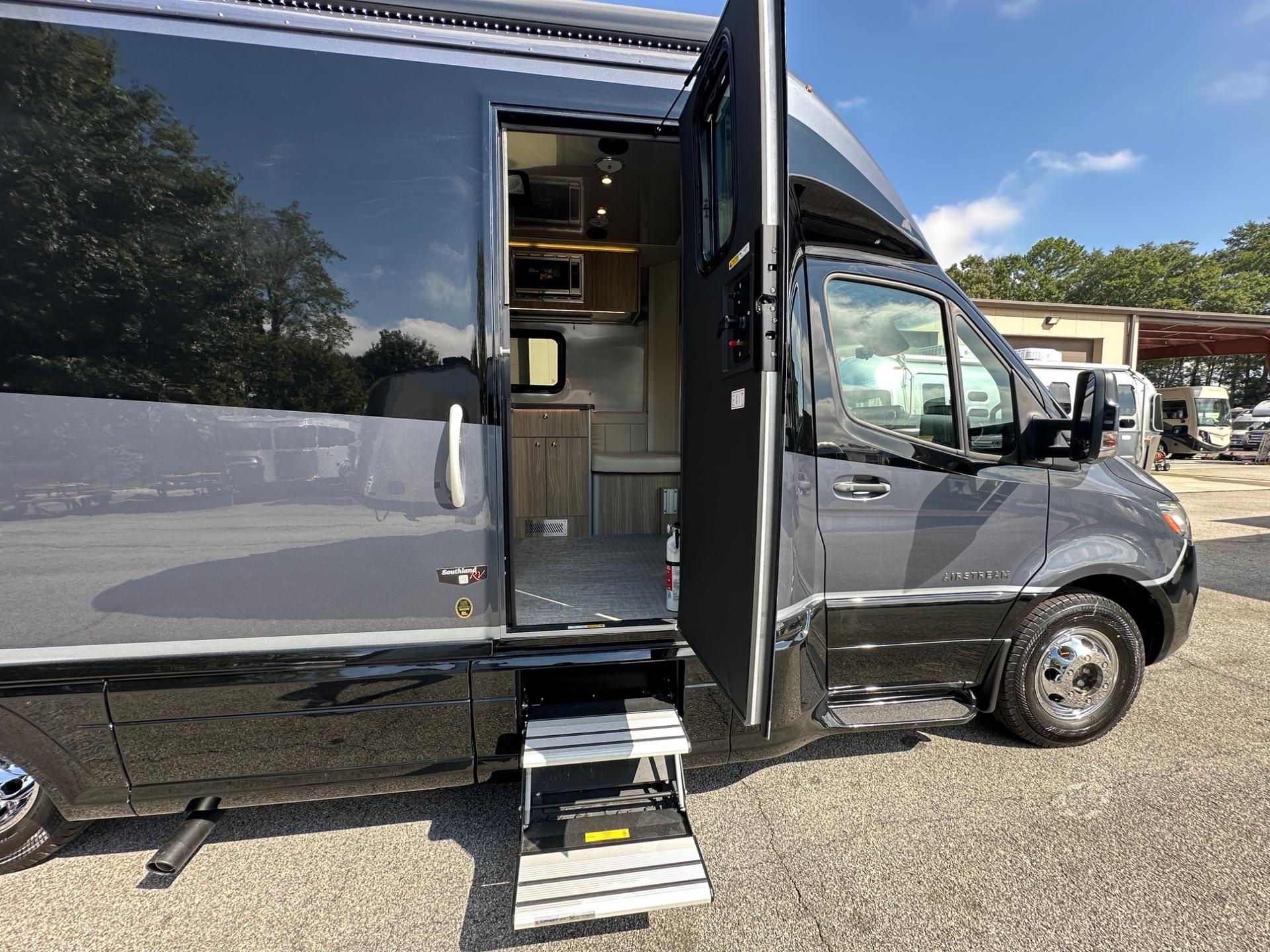 2027 Airstream 2027 Airstream Atlas - thumbnail 12