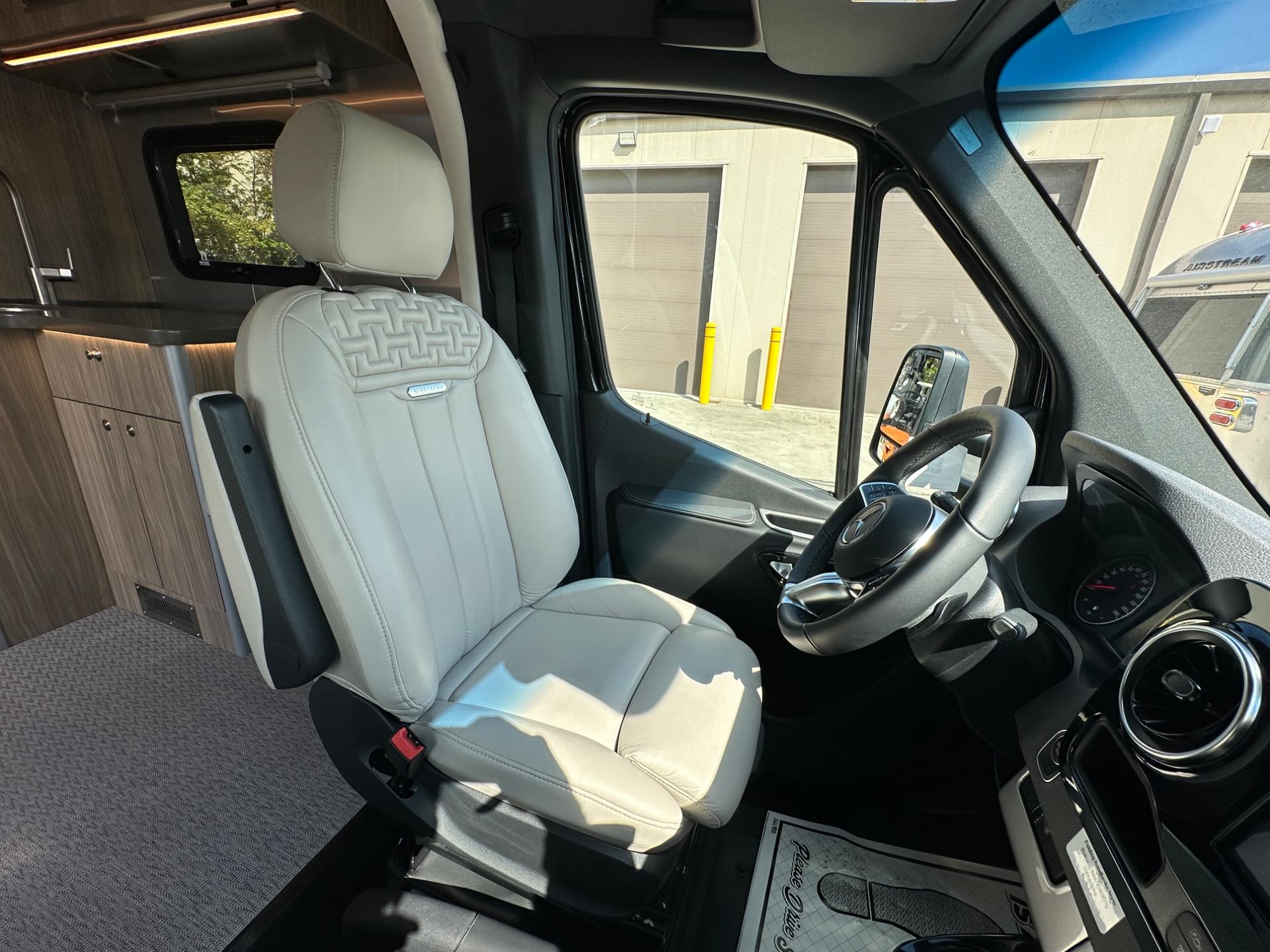 2027 Airstream 2027 Airstream Atlas - thumbnail 14