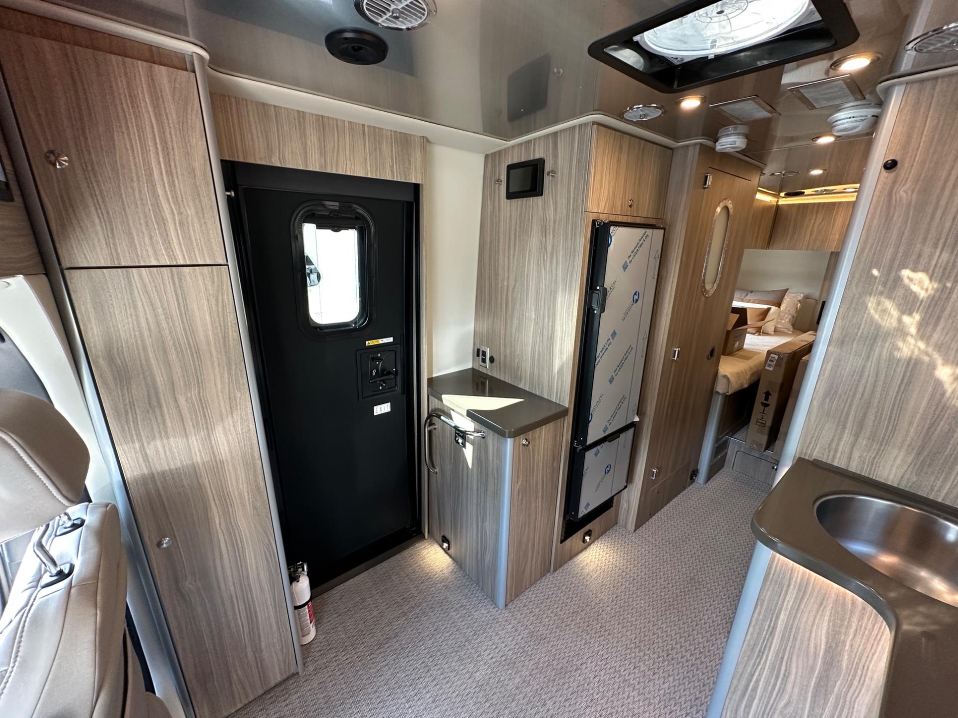 2027 Airstream 2027 Airstream Atlas - thumbnail 19