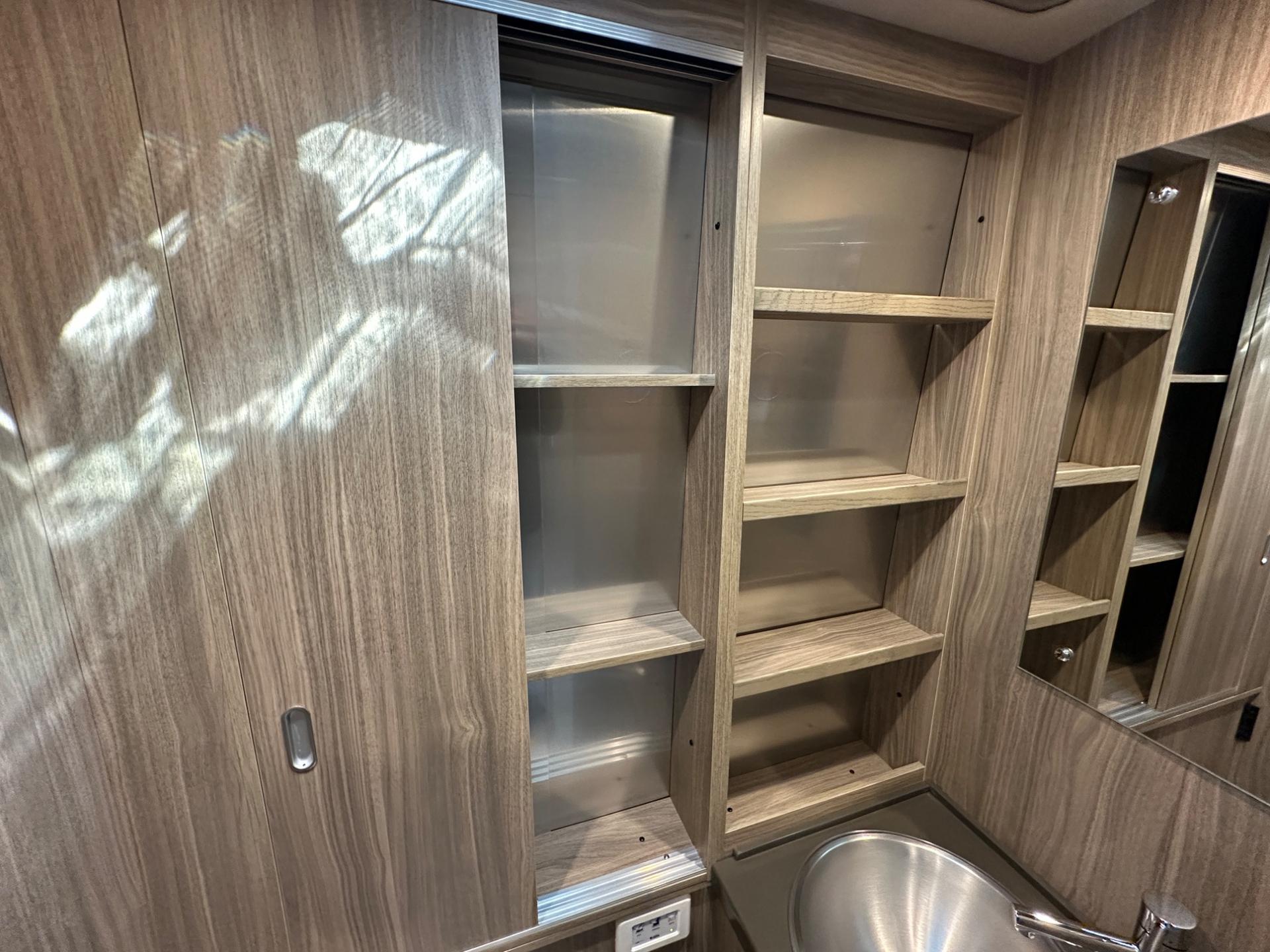 2027 Airstream 2027 Airstream Atlas - thumbnail 32