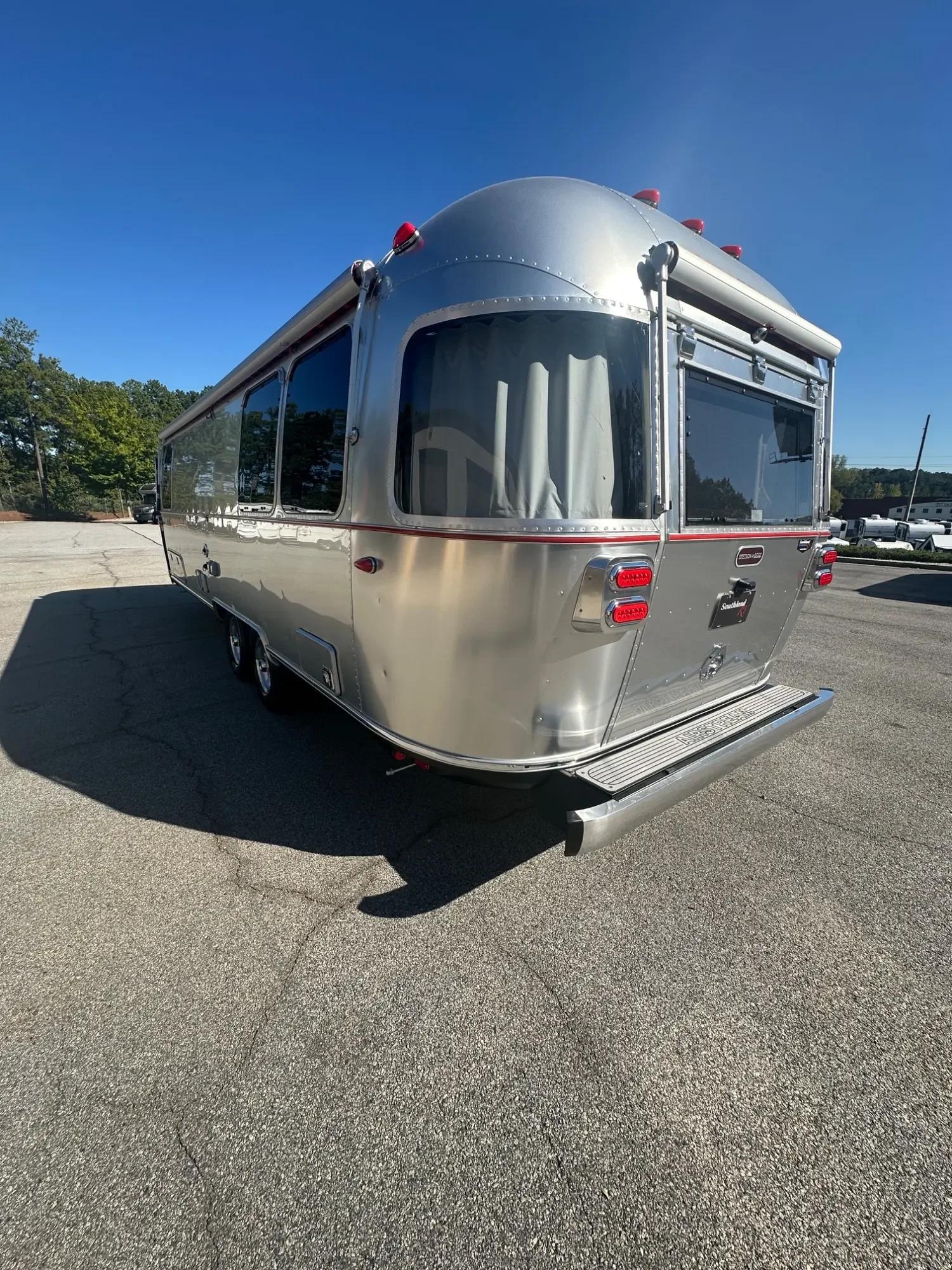 2027 Airstream 2027 Airstream Stetson 6666 SE - thumbnail 6