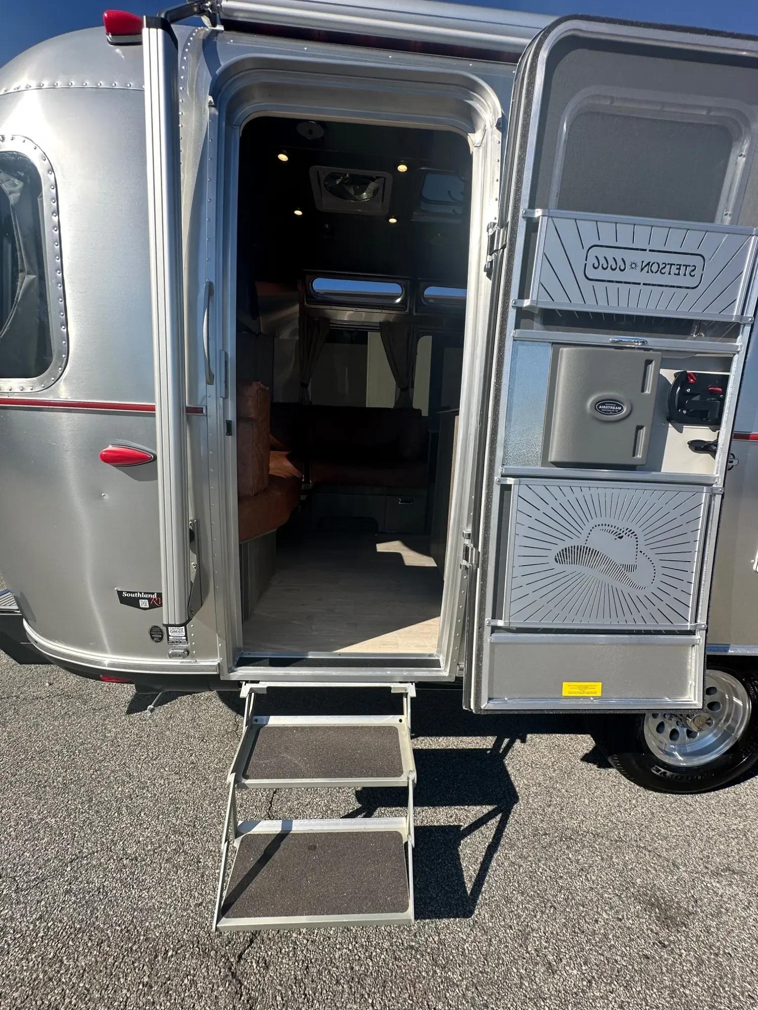 2027 Airstream 2027 Airstream Stetson 6666 SE - thumbnail 10