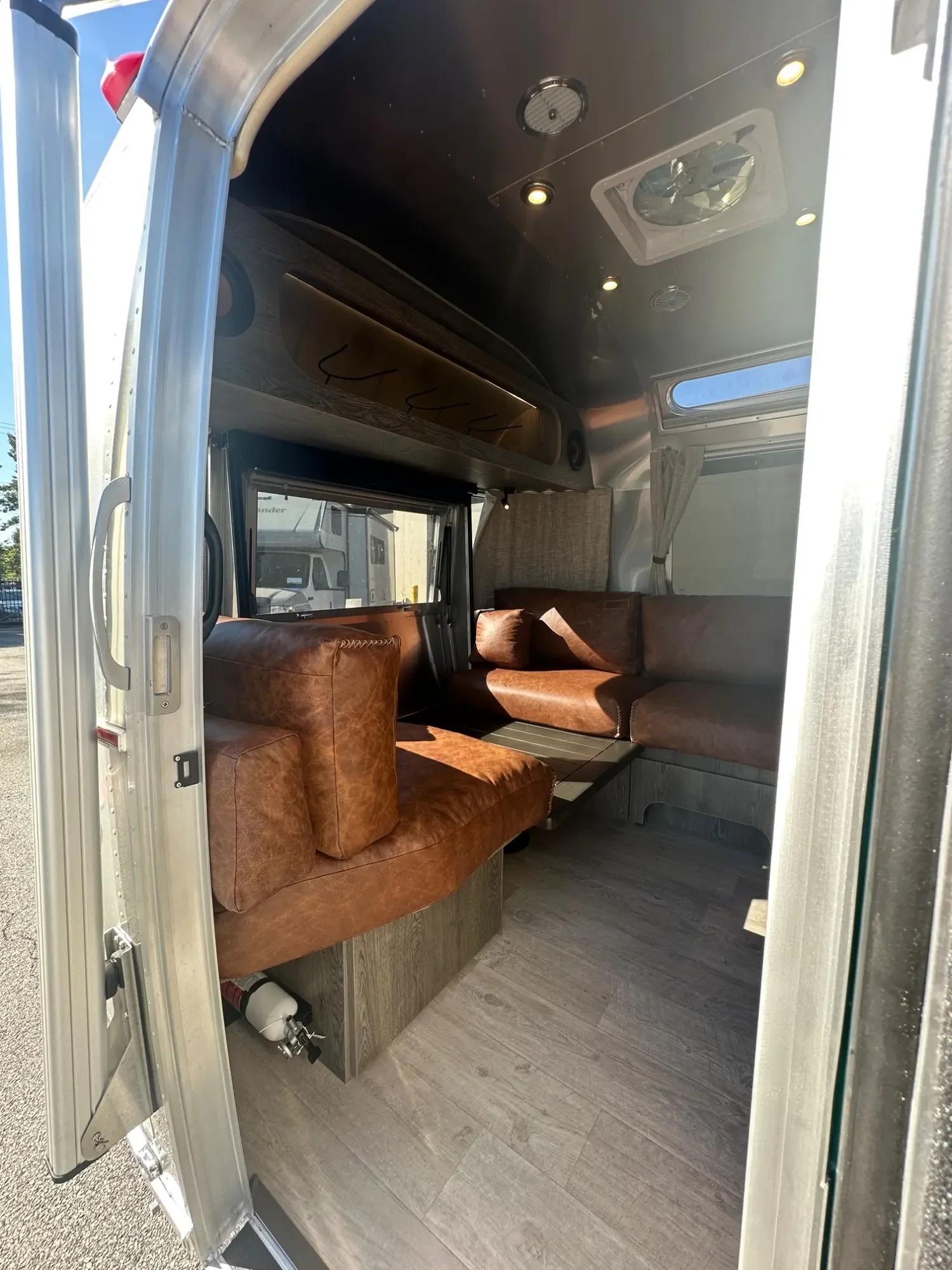 2027 Airstream 2027 Airstream Stetson 6666 SE - thumbnail 11