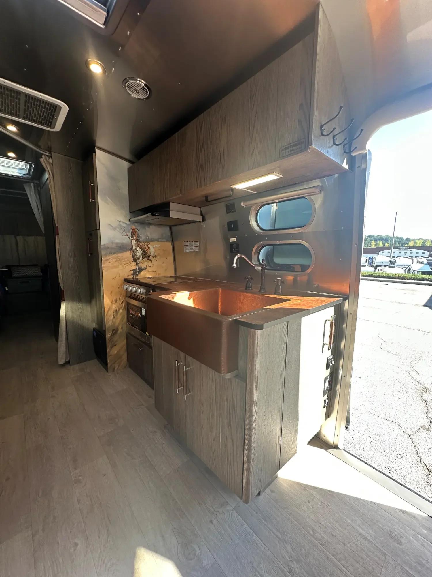 2027 Airstream 2027 Airstream Stetson 6666 SE - thumbnail 15