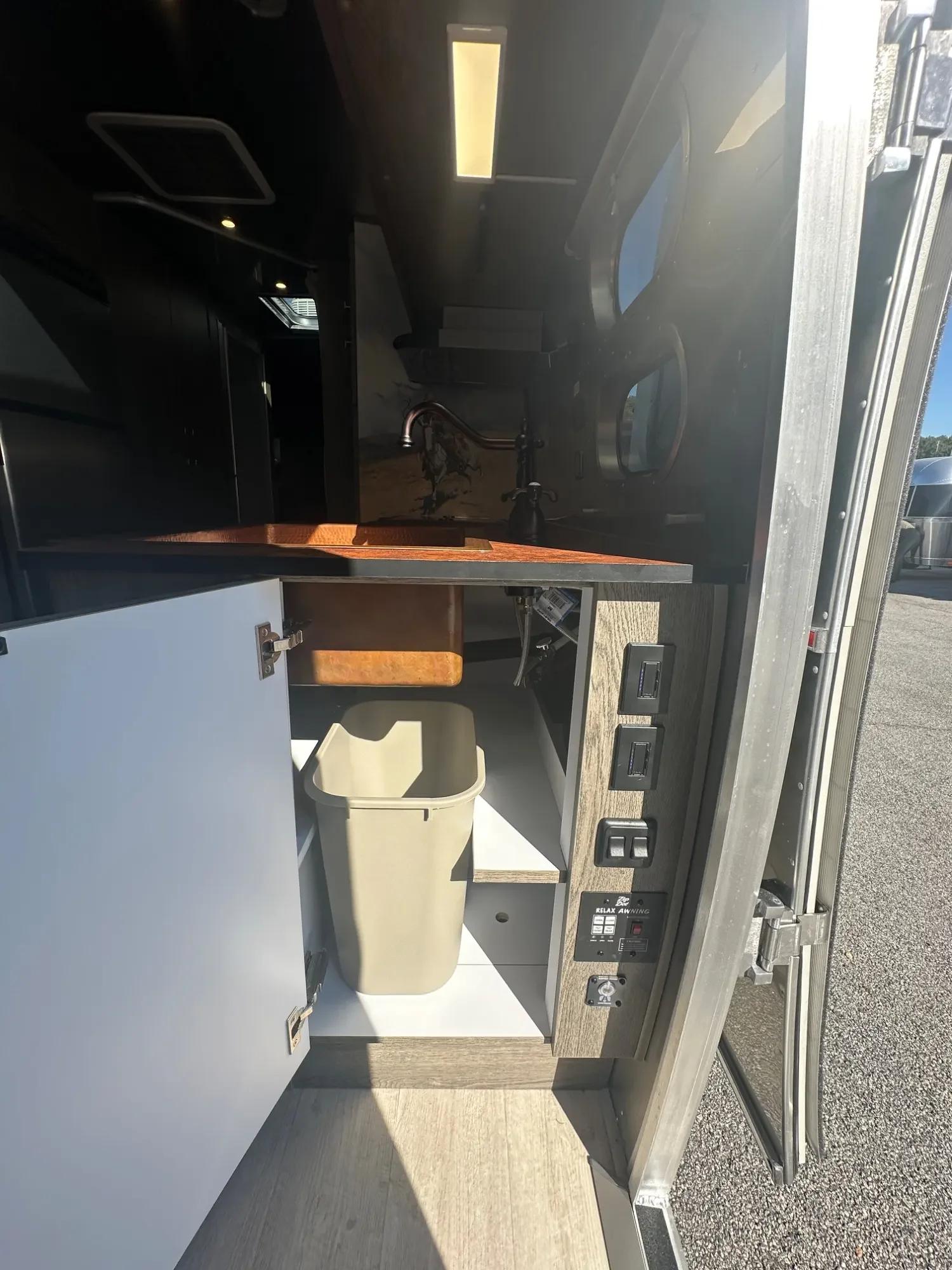 2027 Airstream 2027 Airstream Stetson 6666 SE - thumbnail 16