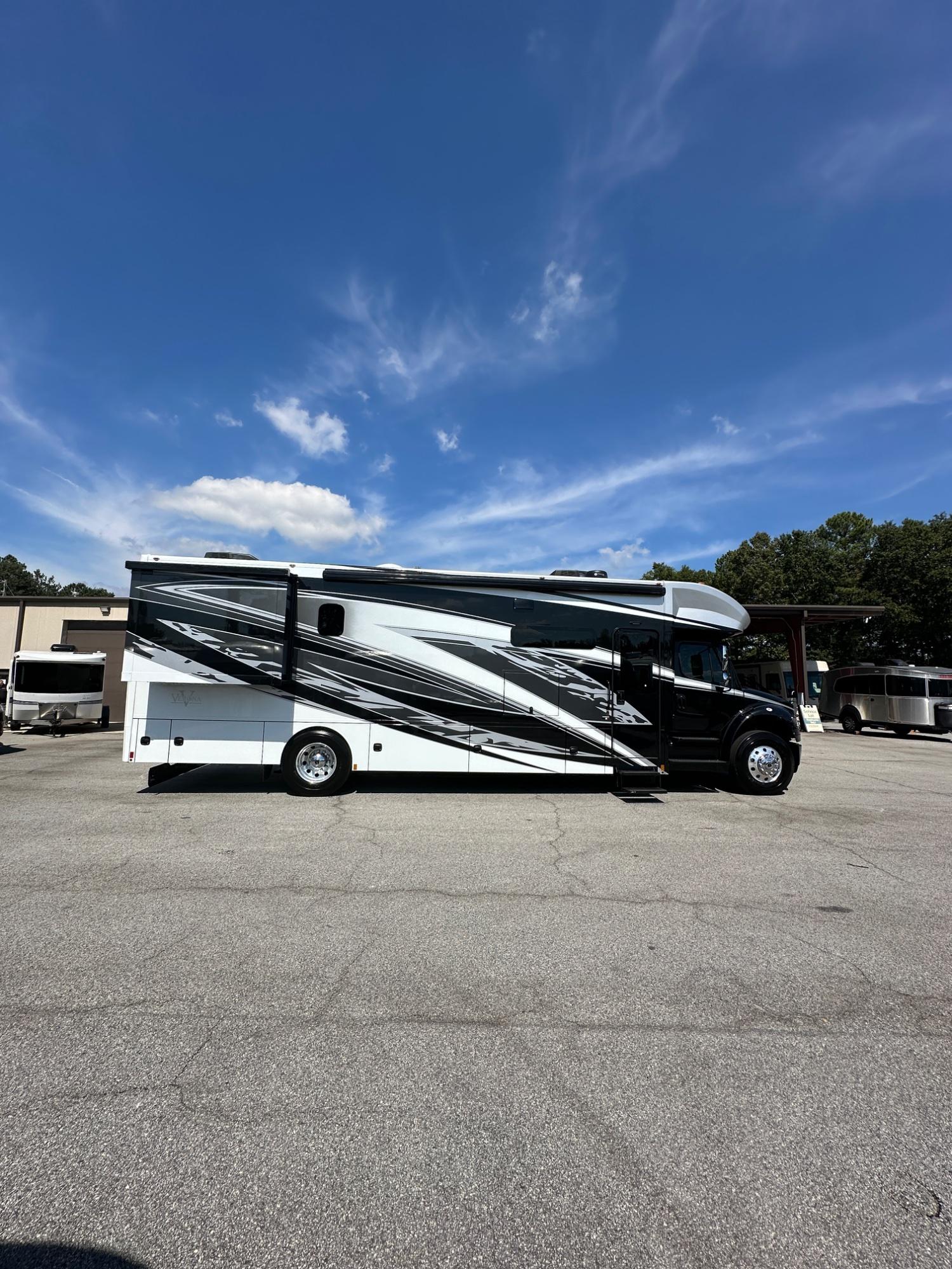 2027 Renegade RV 2027 Renegade RV Verona - thumbnail 3