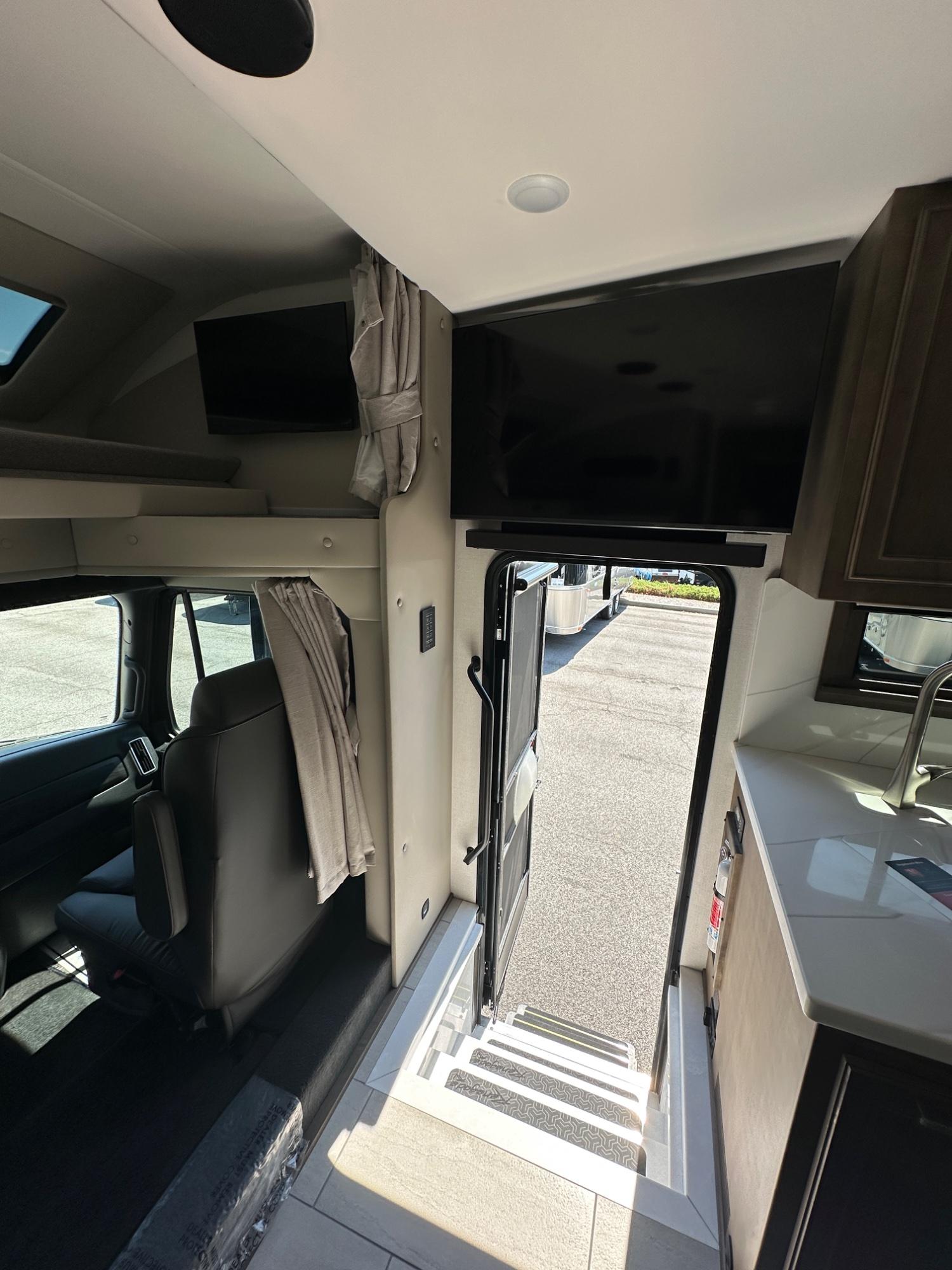 2027 Renegade RV 2027 Renegade RV Verona - thumbnail 11