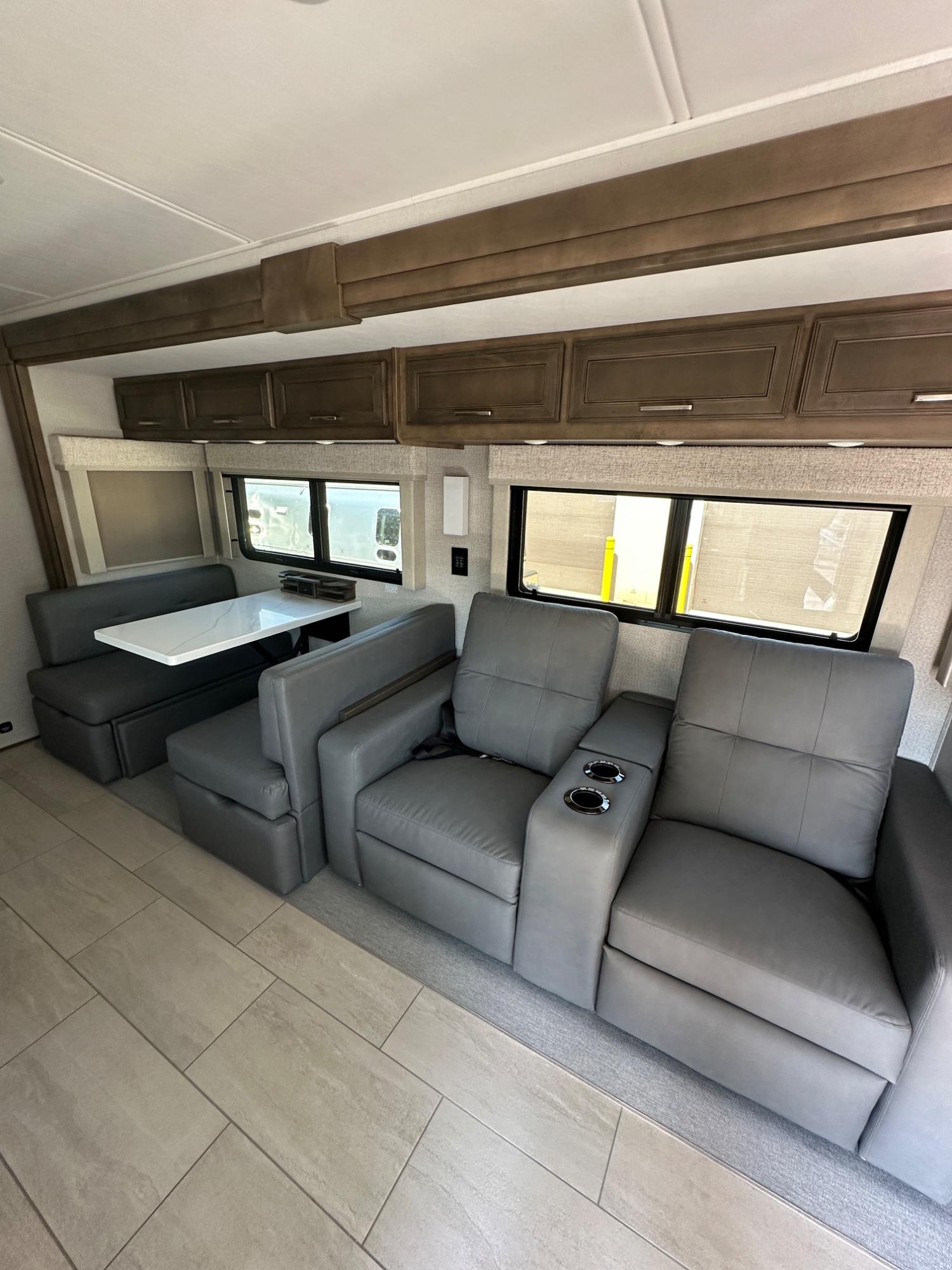 2027 Renegade RV 2027 Renegade RV Verona - thumbnail 14