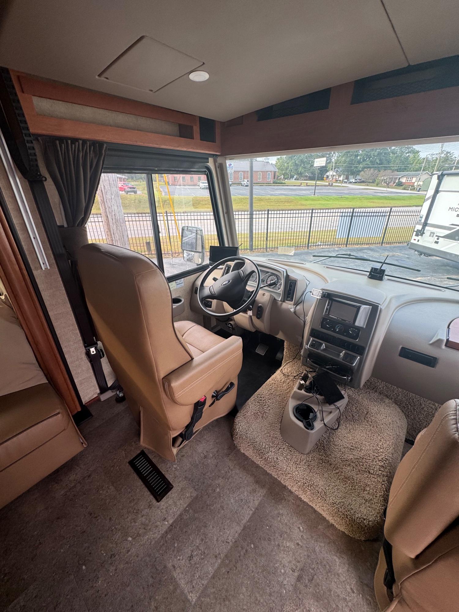 2017 Winnebago 2017 Winnebago Vista - thumbnail 8