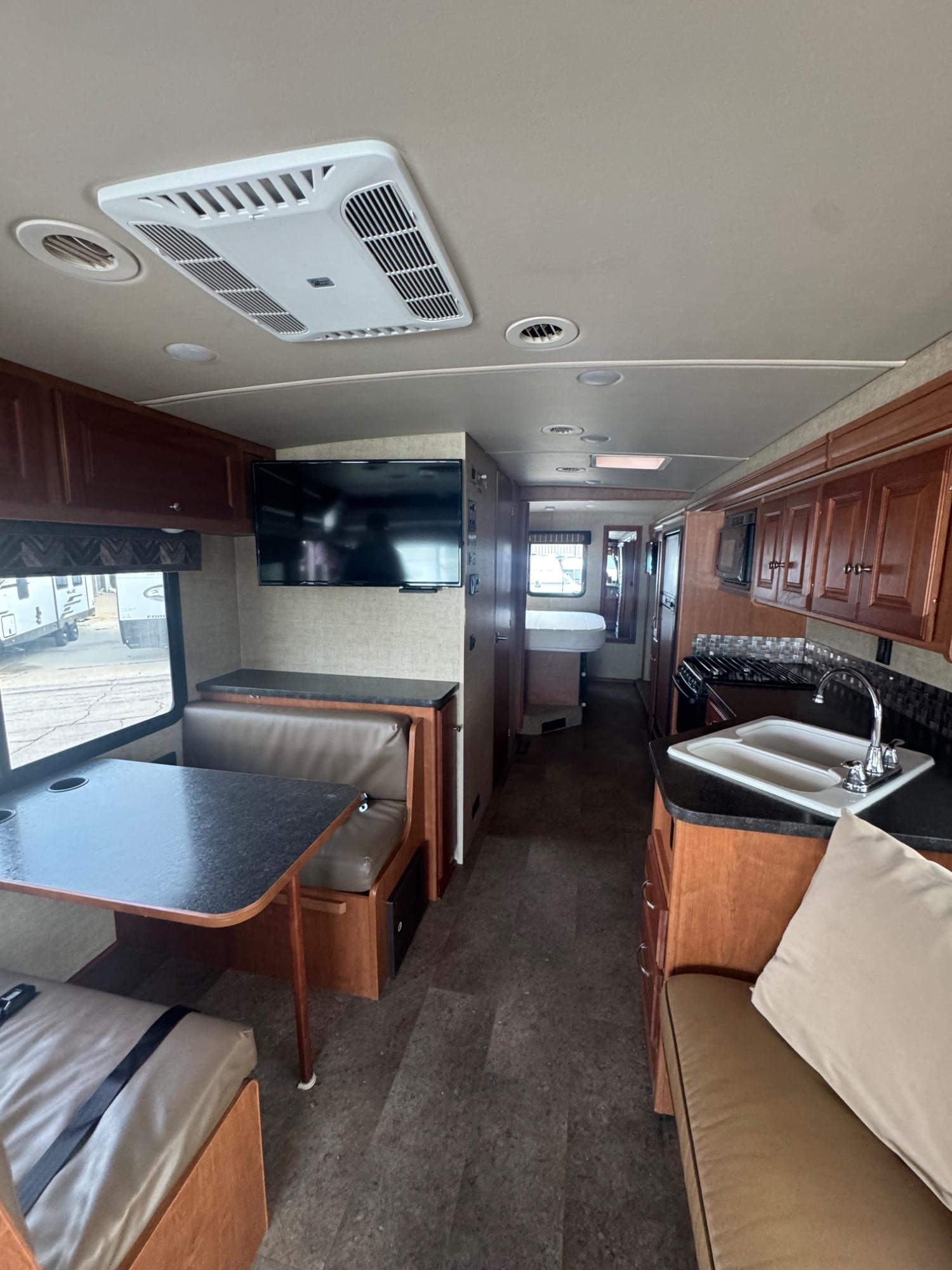 2017 Winnebago 2017 Winnebago Vista - thumbnail 15