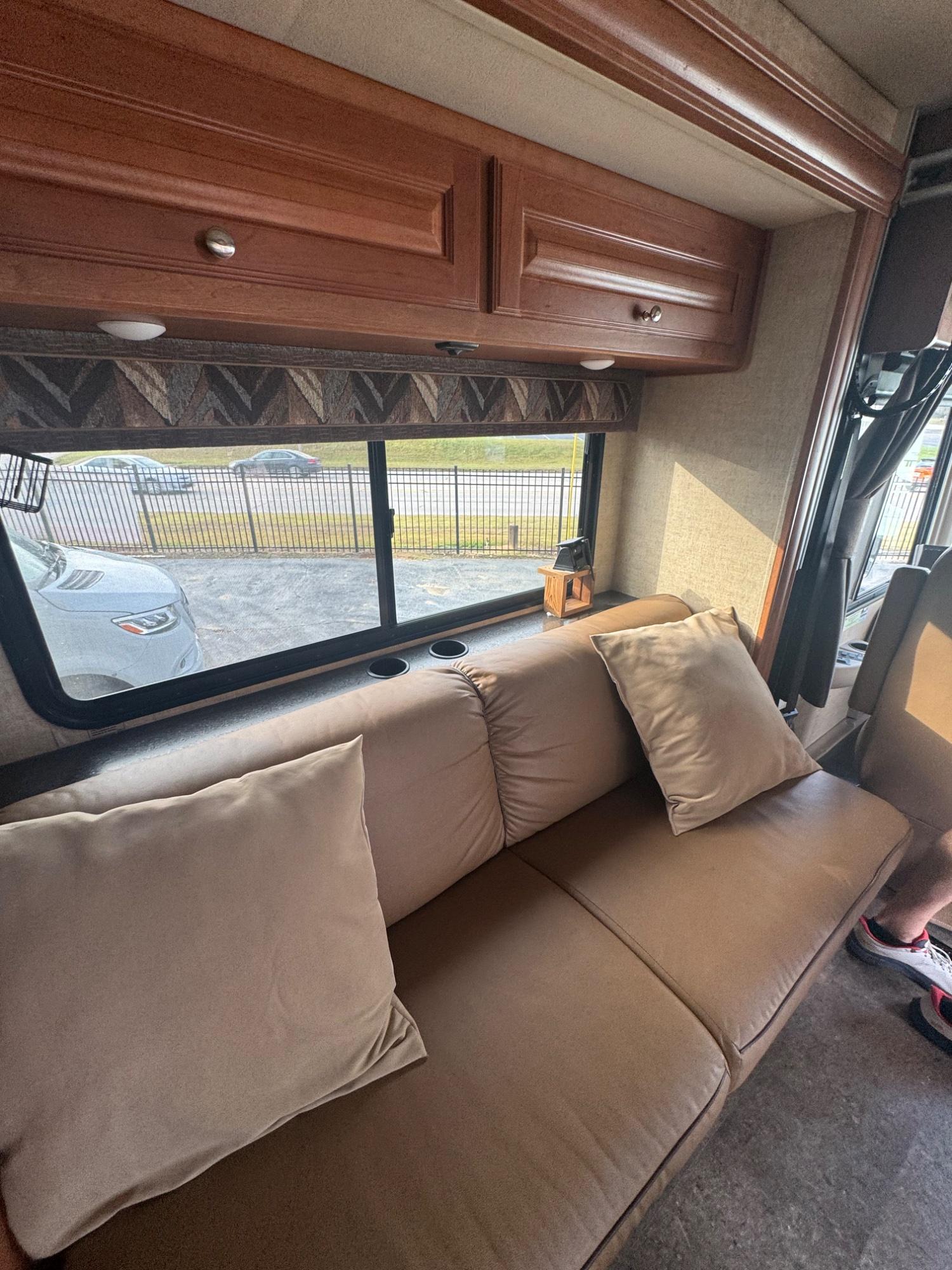 2017 Winnebago 2017 Winnebago Vista - thumbnail 9