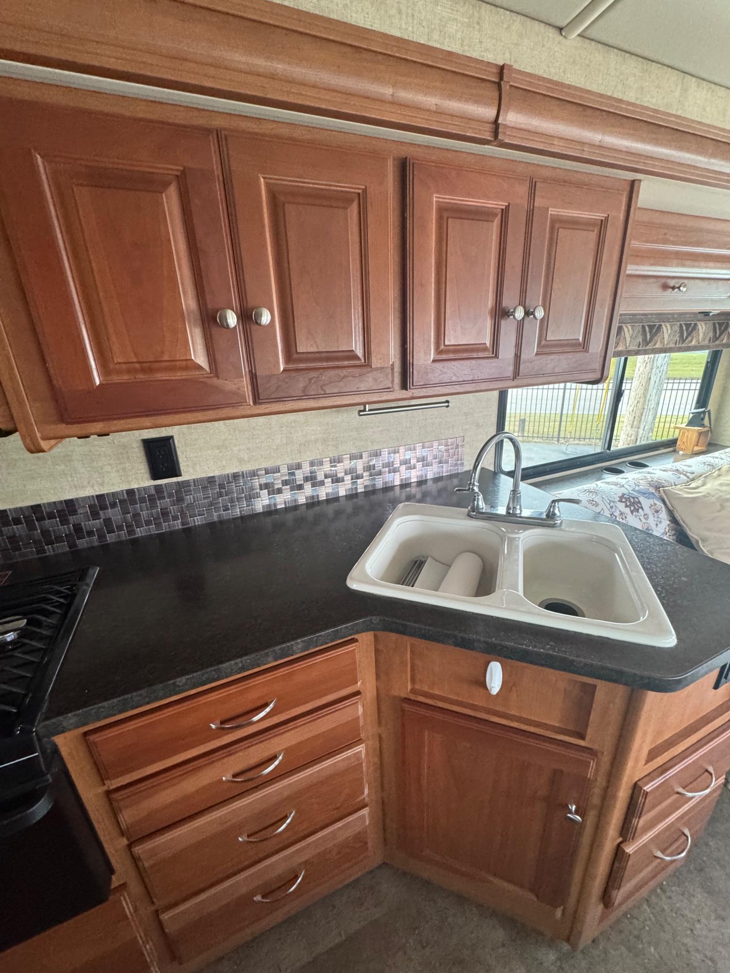 2017 Winnebago 2017 Winnebago Vista - thumbnail 11