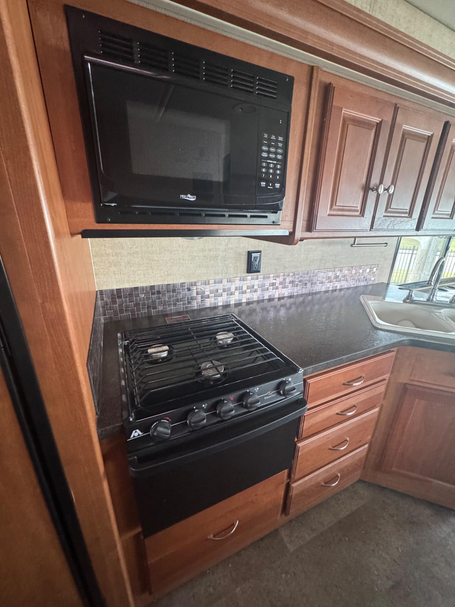 2017 Winnebago 2017 Winnebago Vista - thumbnail 12