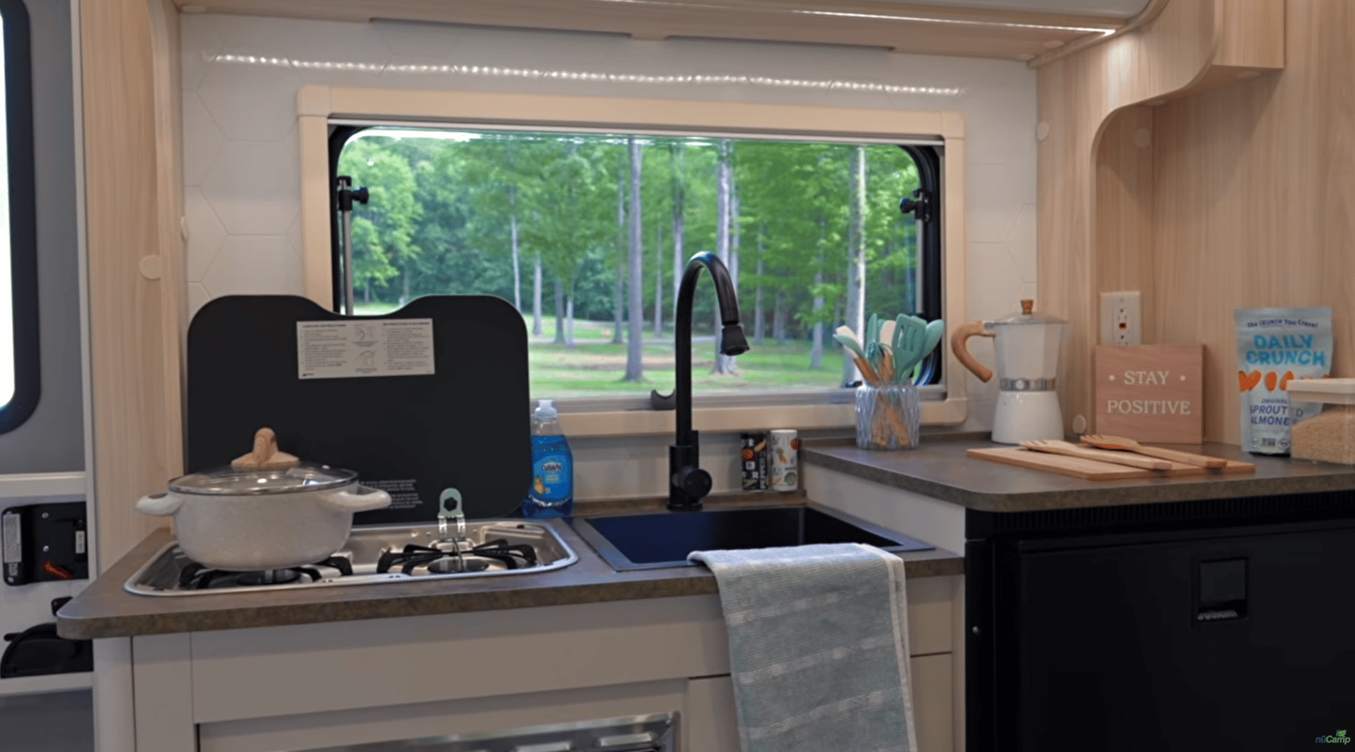 2027 Pleasant Valley Trailer 2027 Pleasant Valley Trailer Haven - thumbnail 6