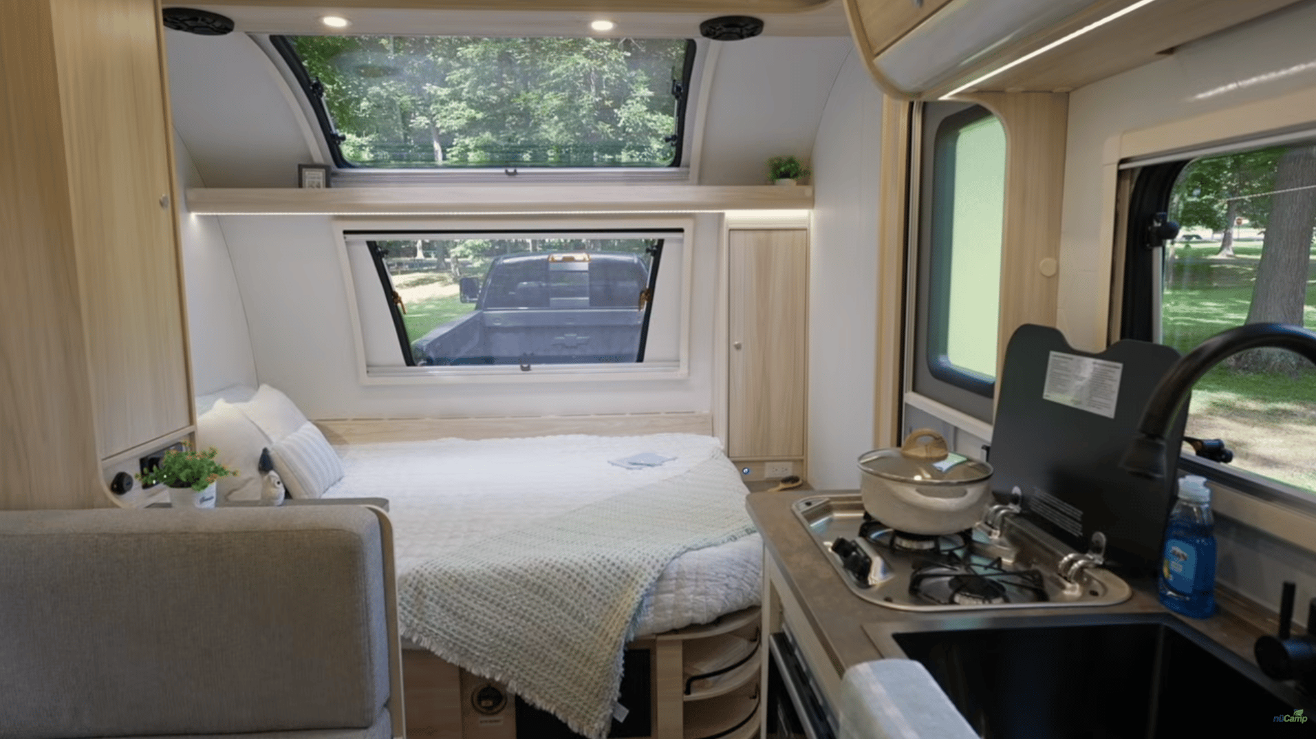 2027 Pleasant Valley Trailer 2027 Pleasant Valley Trailer Haven - thumbnail 9