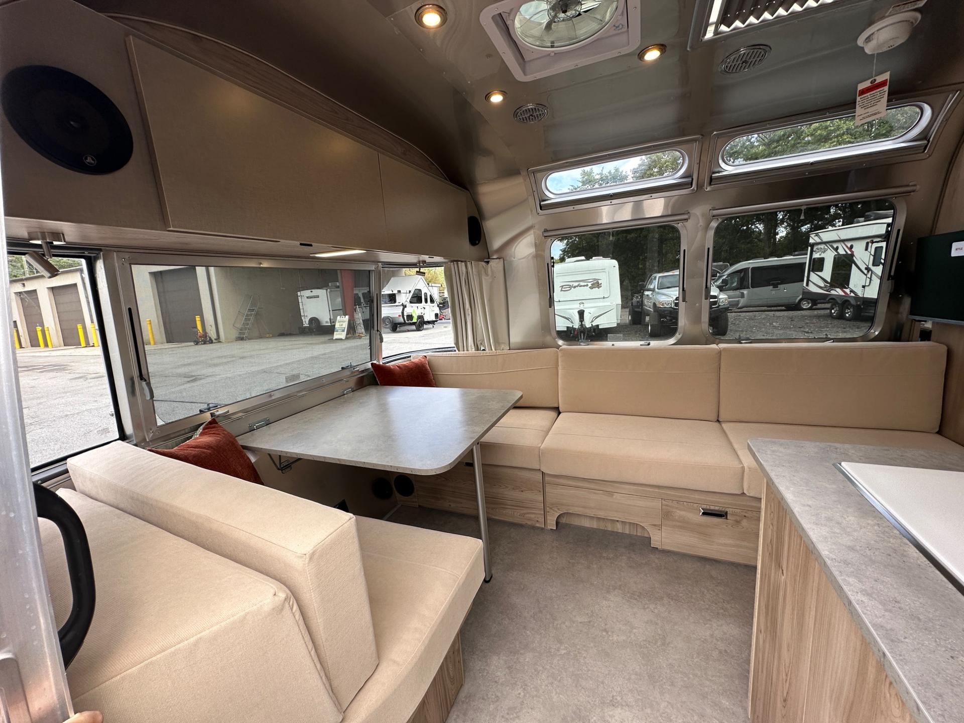 2027 Airstream 2027 Airstream Flying Cloud - thumbnail 13