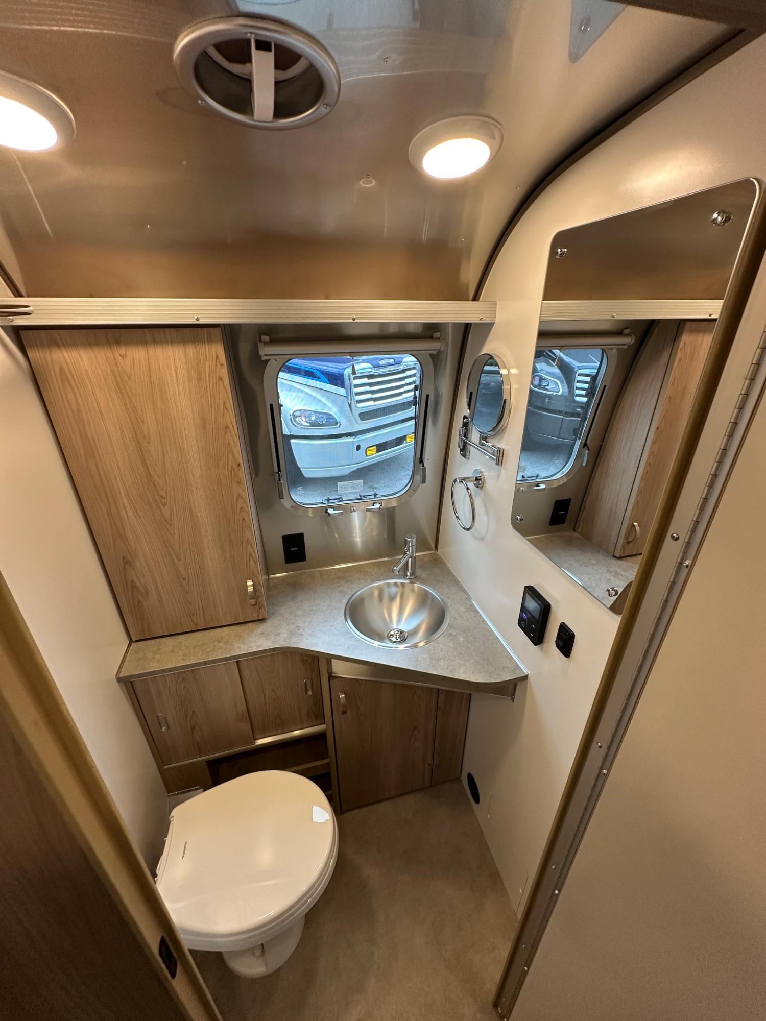 2027 Airstream 2027 Airstream Flying Cloud - thumbnail 25