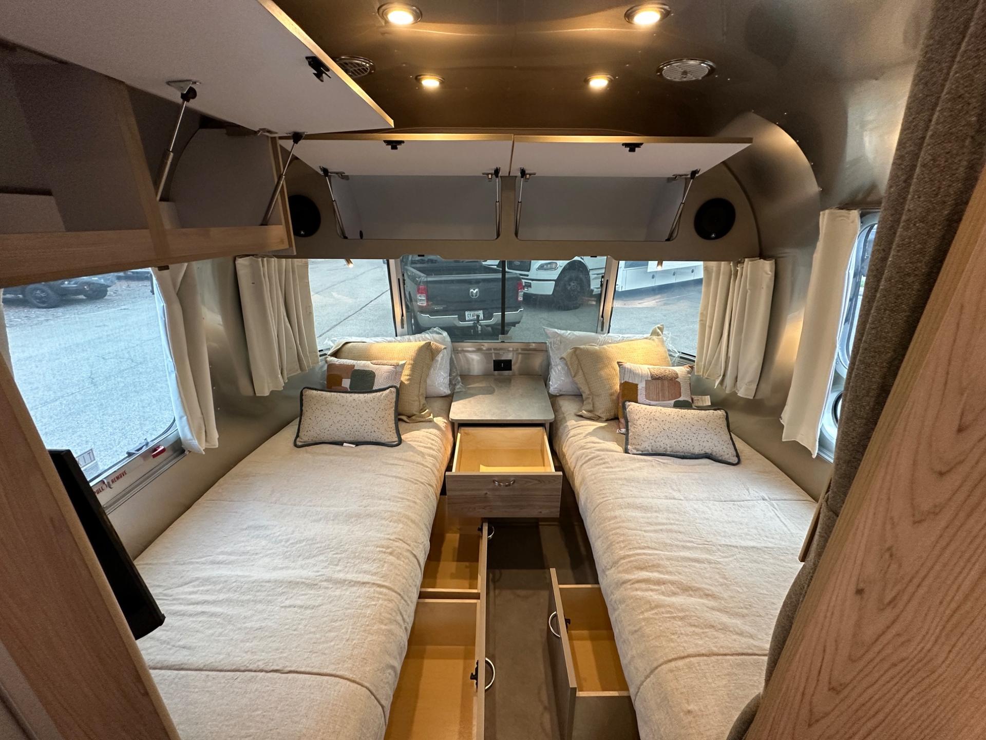 2027 Airstream 2027 Airstream Flying Cloud - thumbnail 28