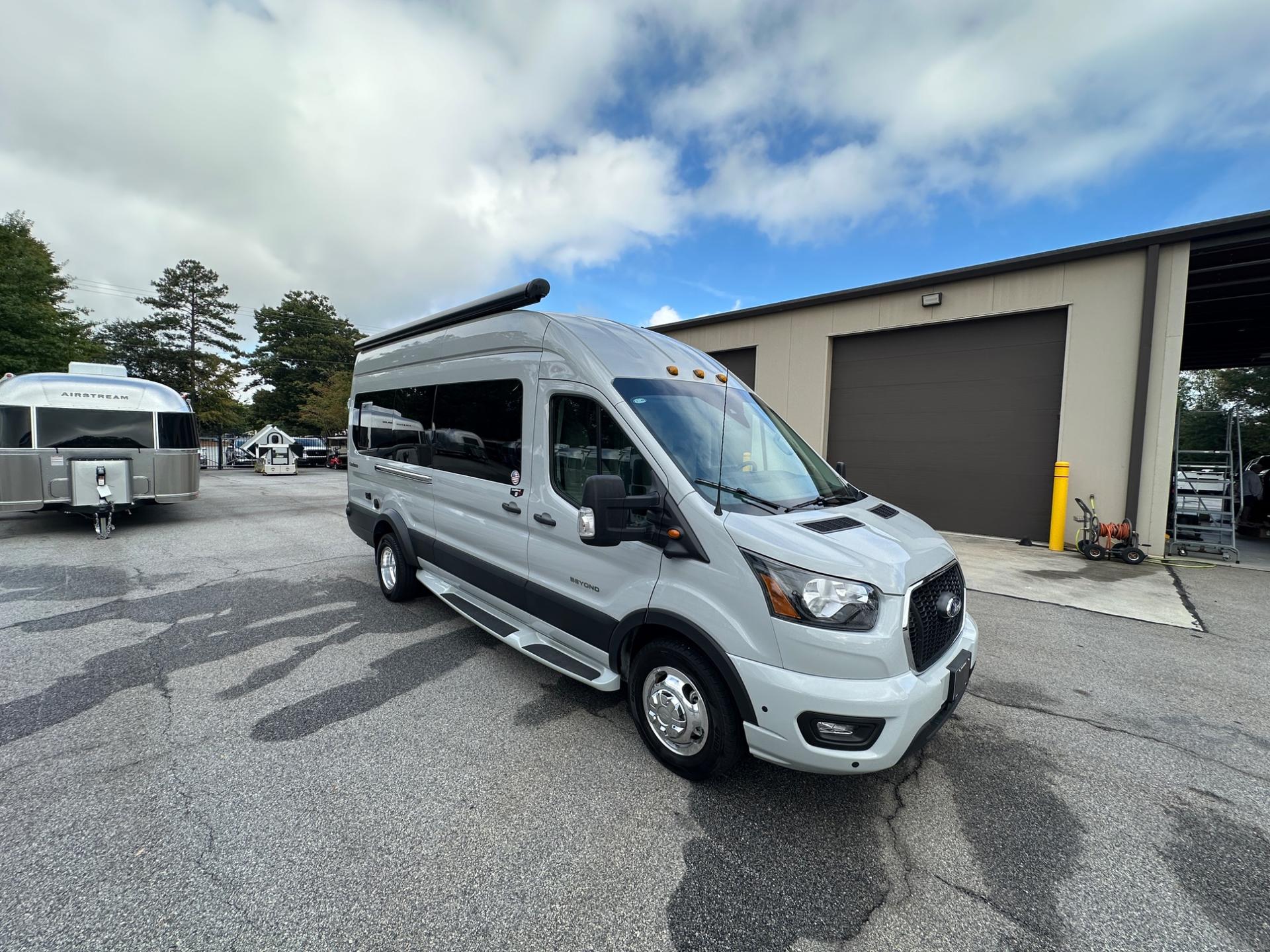 2025 Coachmen 2025 Coachmen Beyond - thumbnail 3