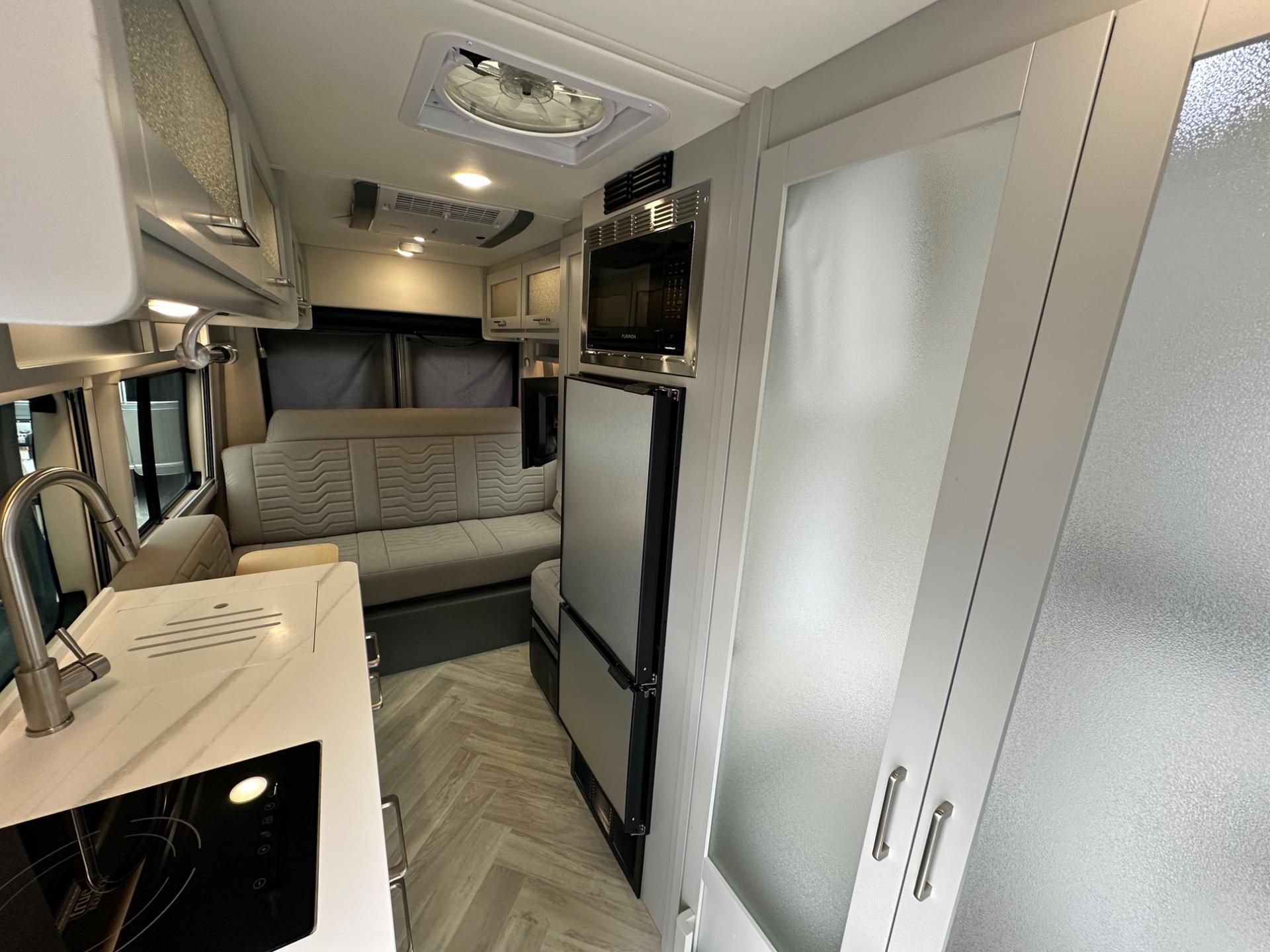 2025 Coachmen 2025 Coachmen Beyond - thumbnail 15