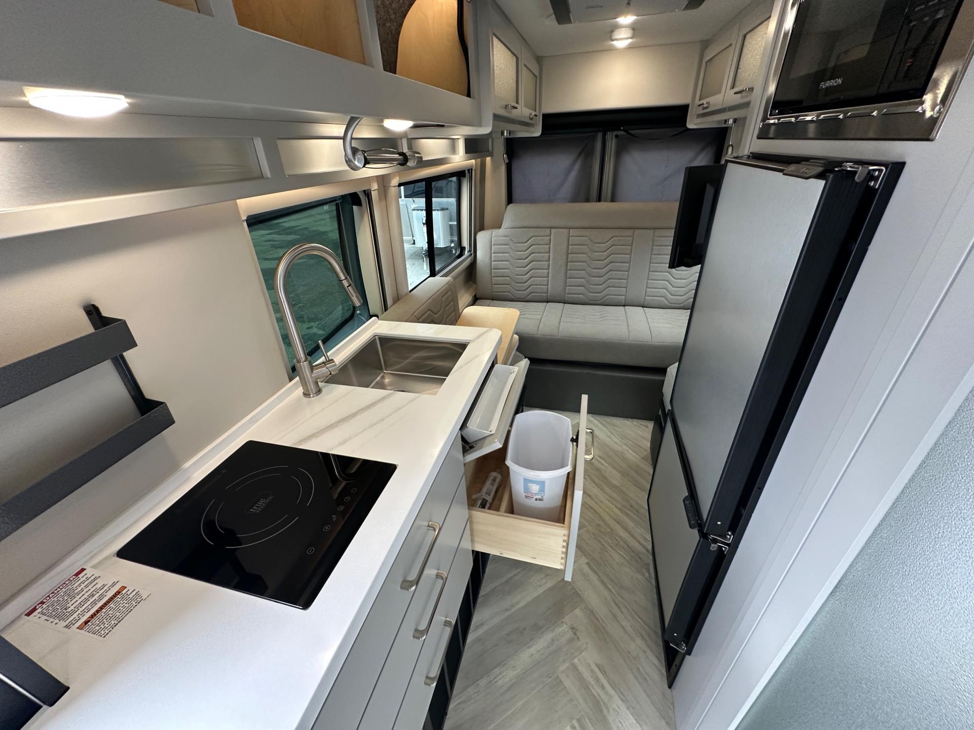2025 Coachmen 2025 Coachmen Beyond - thumbnail 17