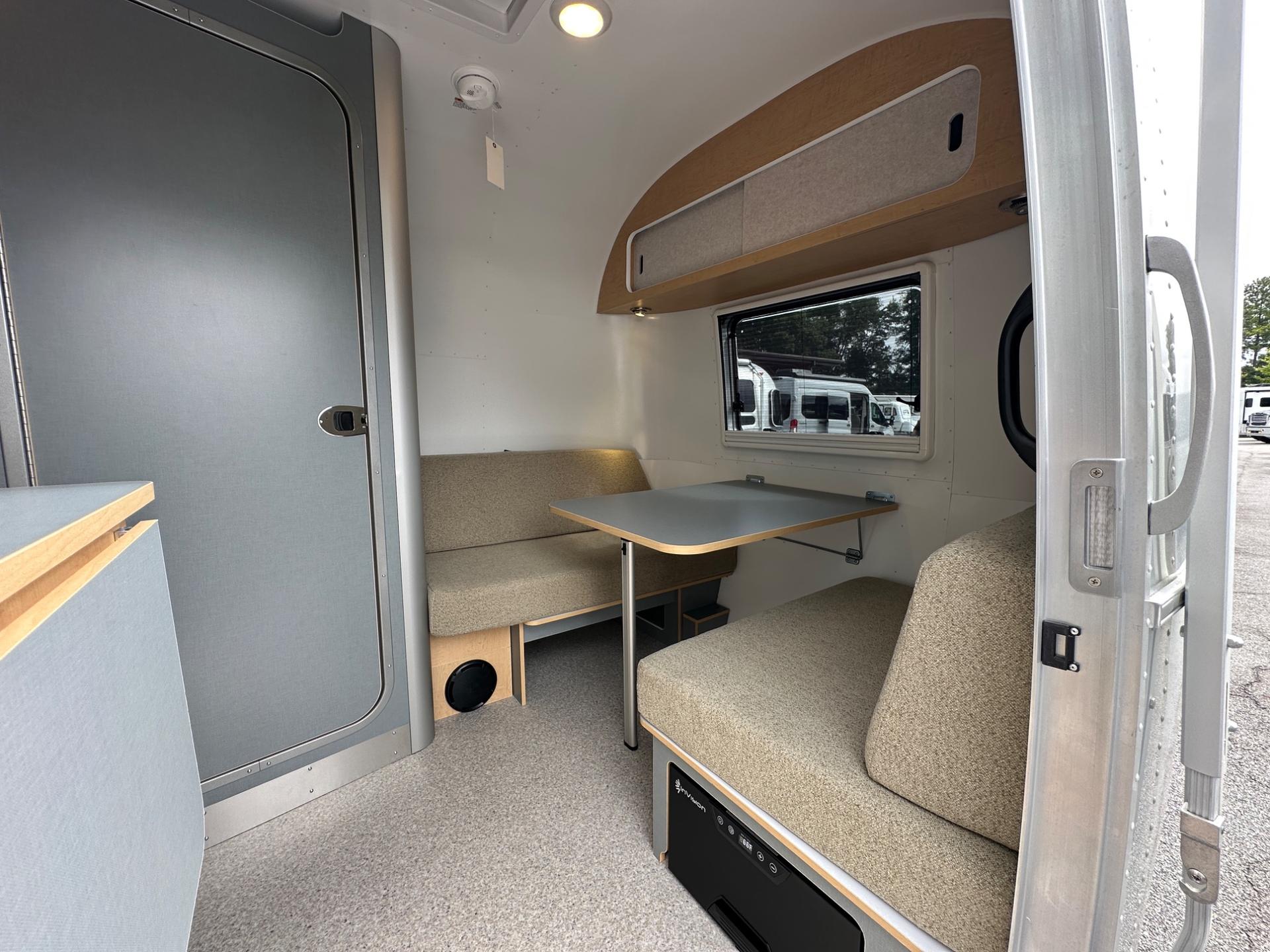 2027 Airstream 2027 Airstream World Traveler - thumbnail 12