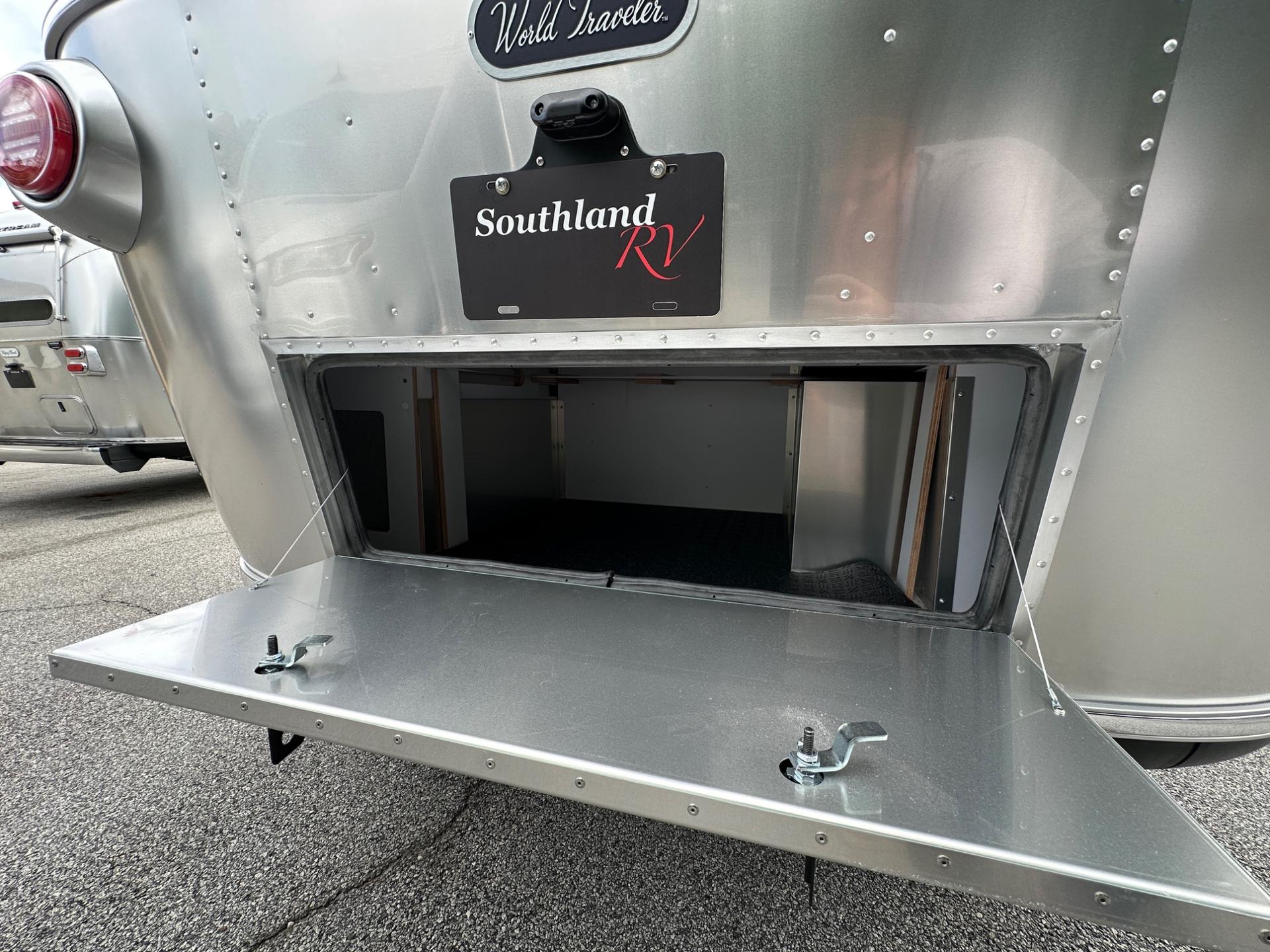 2027 Airstream 2027 Airstream World Traveler - thumbnail 6