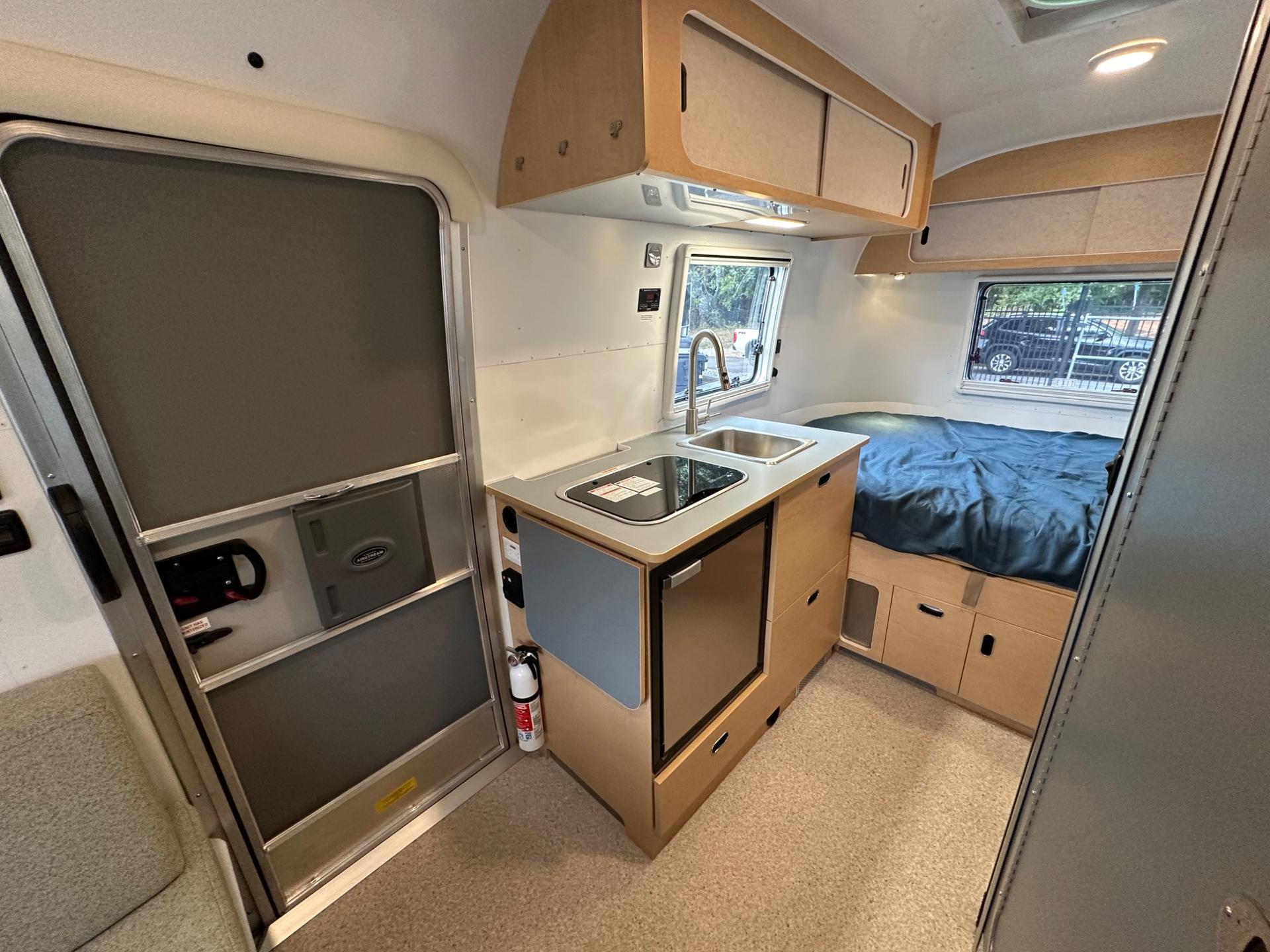 2027 Airstream 2027 Airstream World Traveler - thumbnail 41