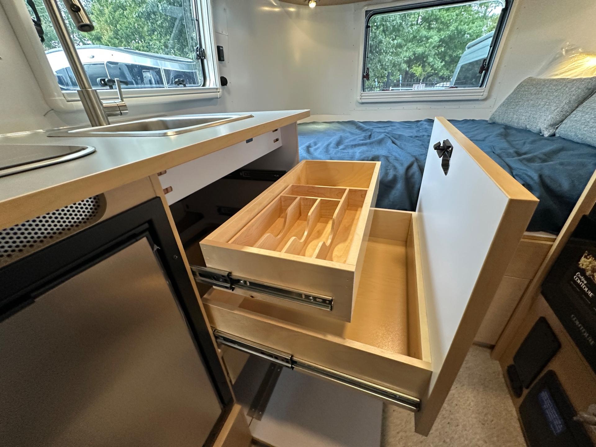 2027 Airstream 2027 Airstream World Traveler - thumbnail 39