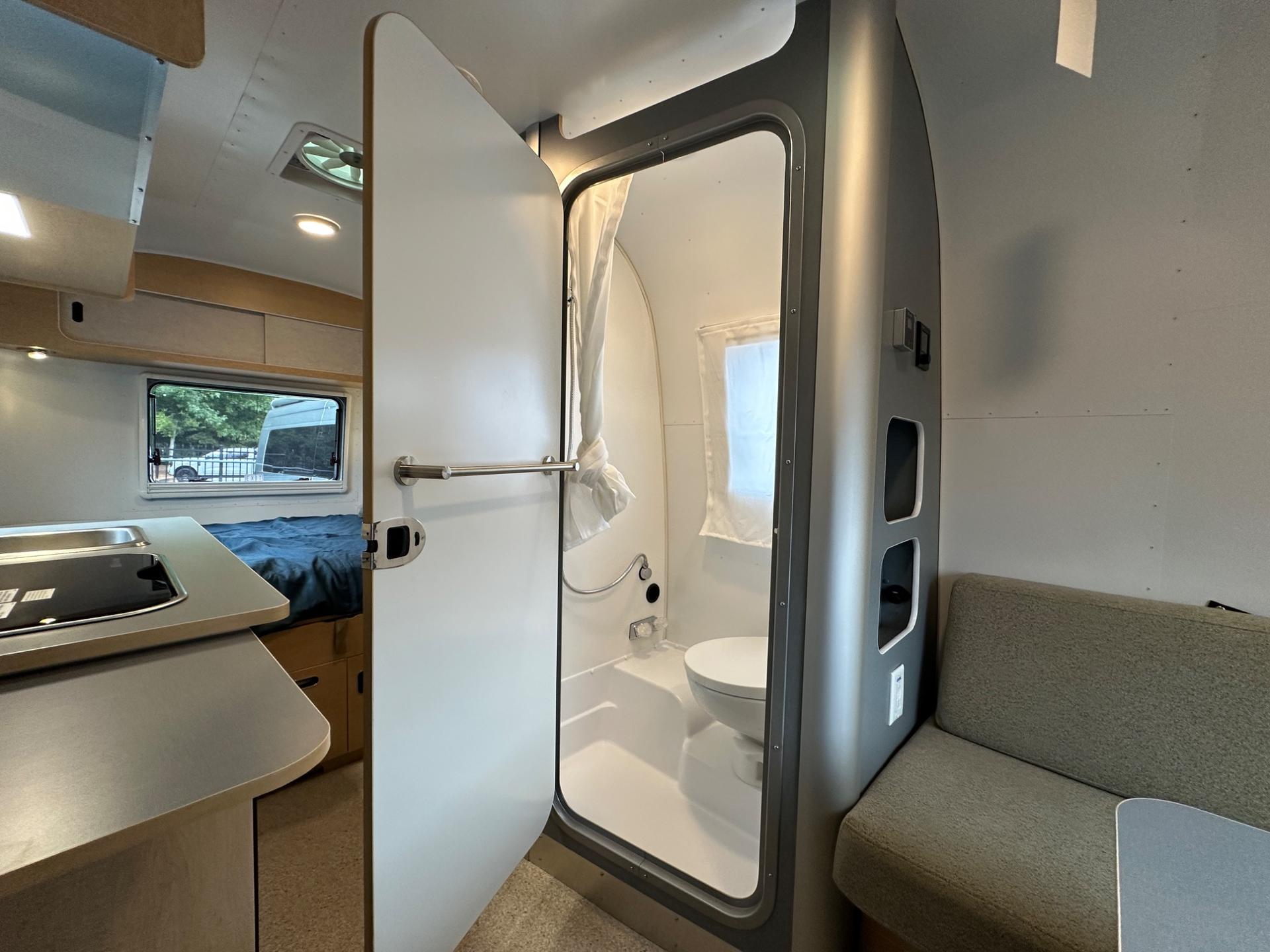 2027 Airstream 2027 Airstream World Traveler - thumbnail 21