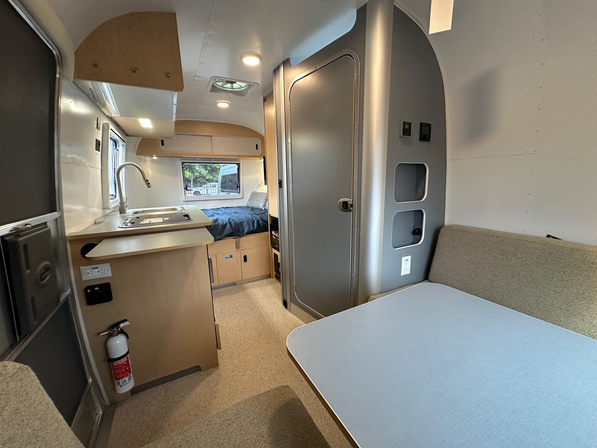 2027 Airstream 2027 Airstream World Traveler - thumbnail 19