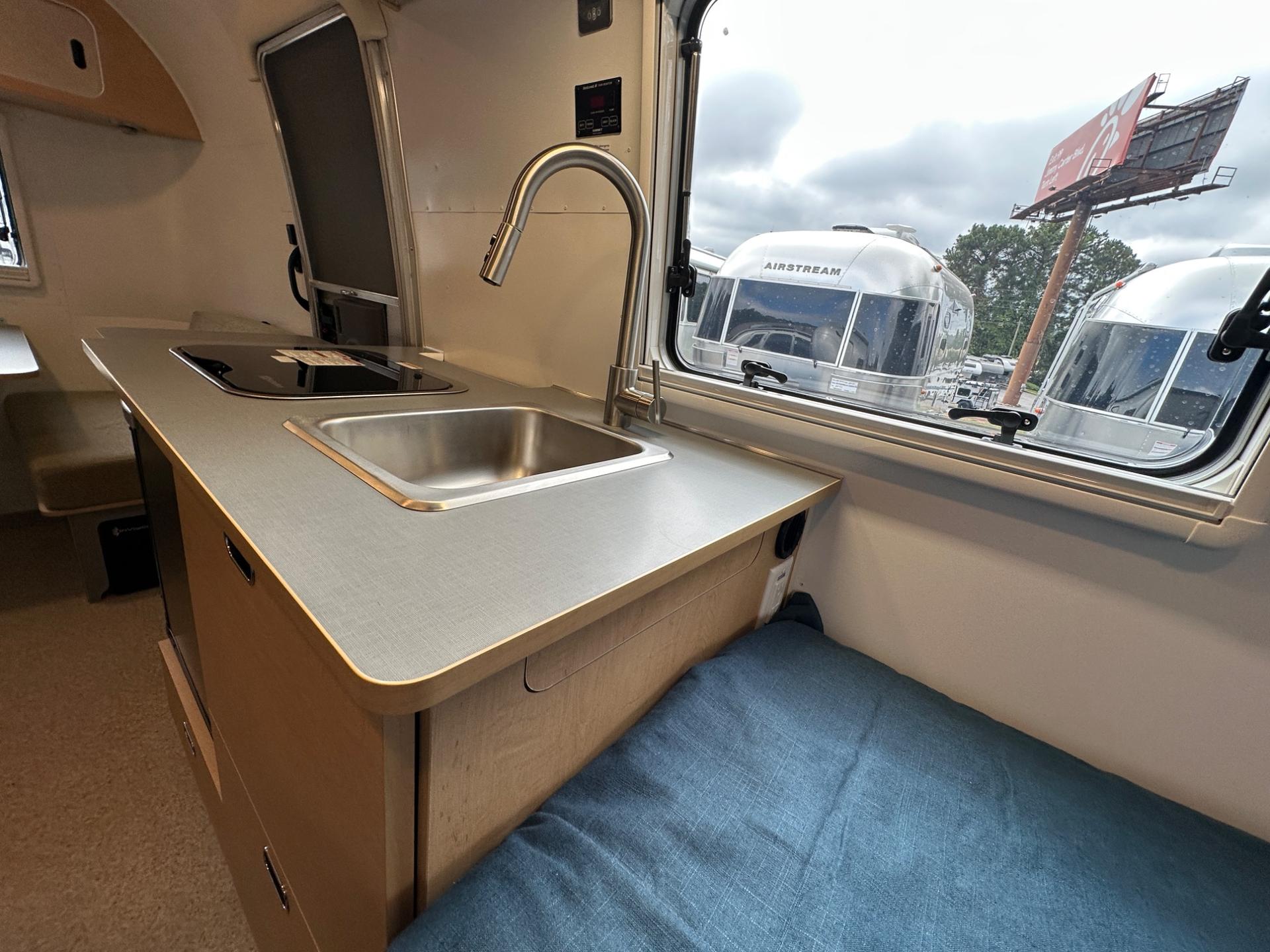 2027 Airstream 2027 Airstream World Traveler - thumbnail 36