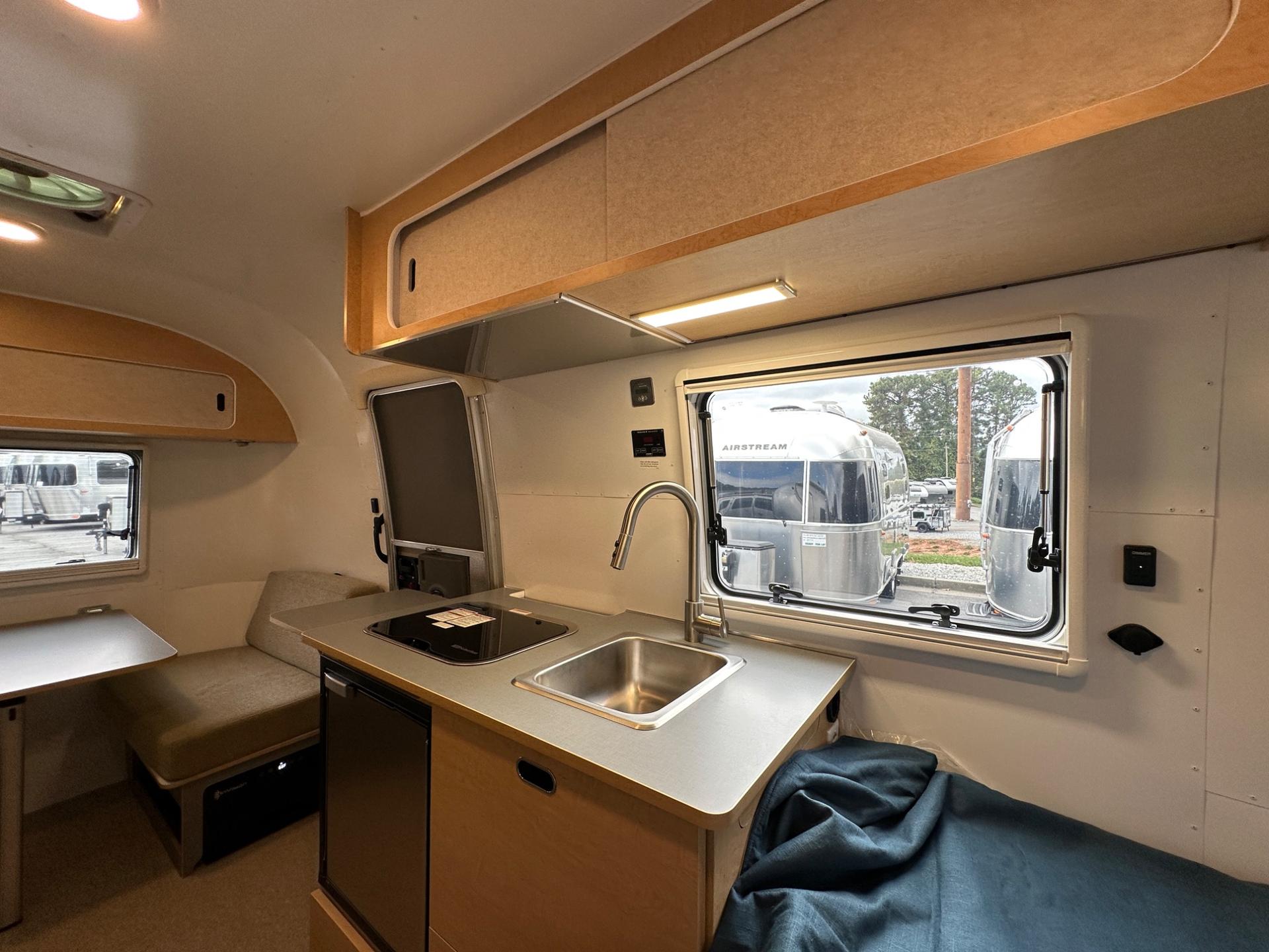 2027 Airstream 2027 Airstream World Traveler - thumbnail 34