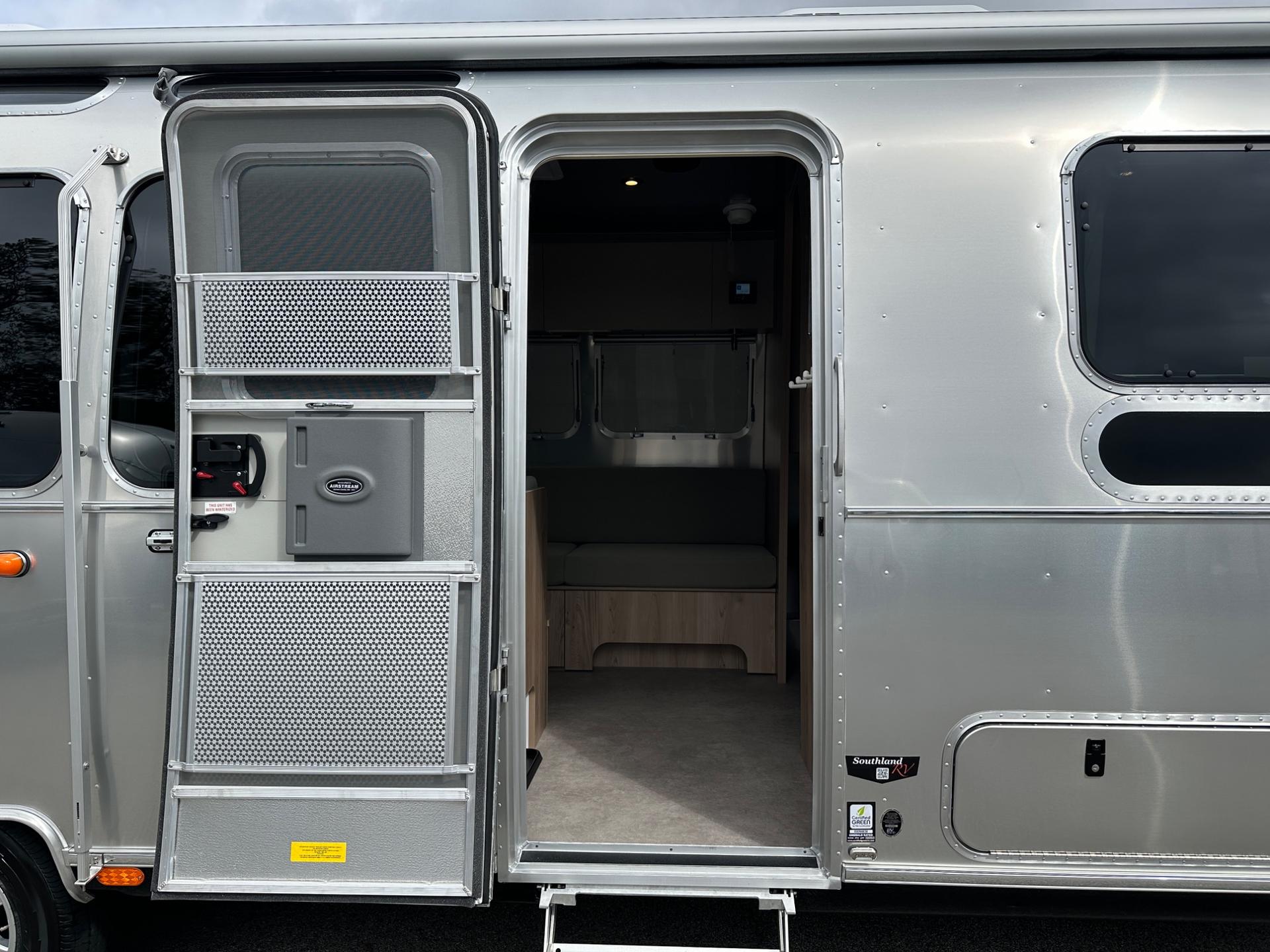 2027 Airstream 2027 Airstream Flying Cloud - thumbnail 16
