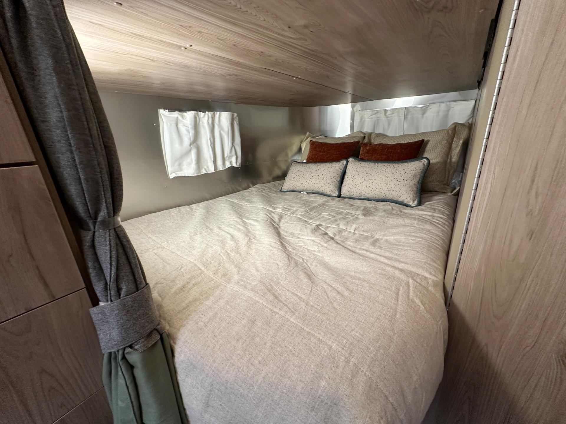 2027 Airstream 2027 Airstream Flying Cloud - thumbnail 38