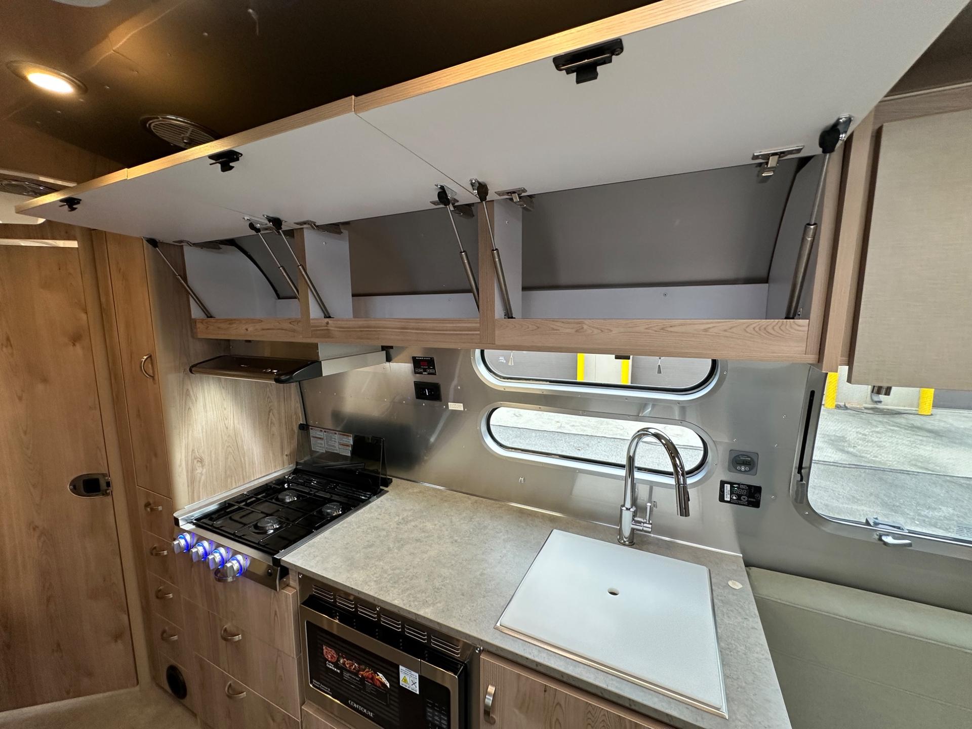 2027 Airstream 2027 Airstream Flying Cloud - thumbnail 31