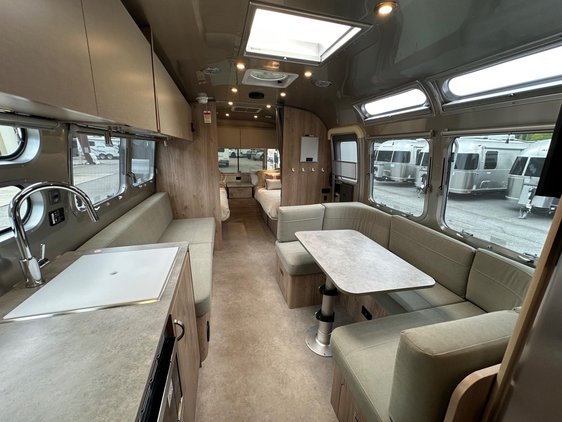 2027 Airstream 2027 Airstream Flying Cloud - thumbnail 48