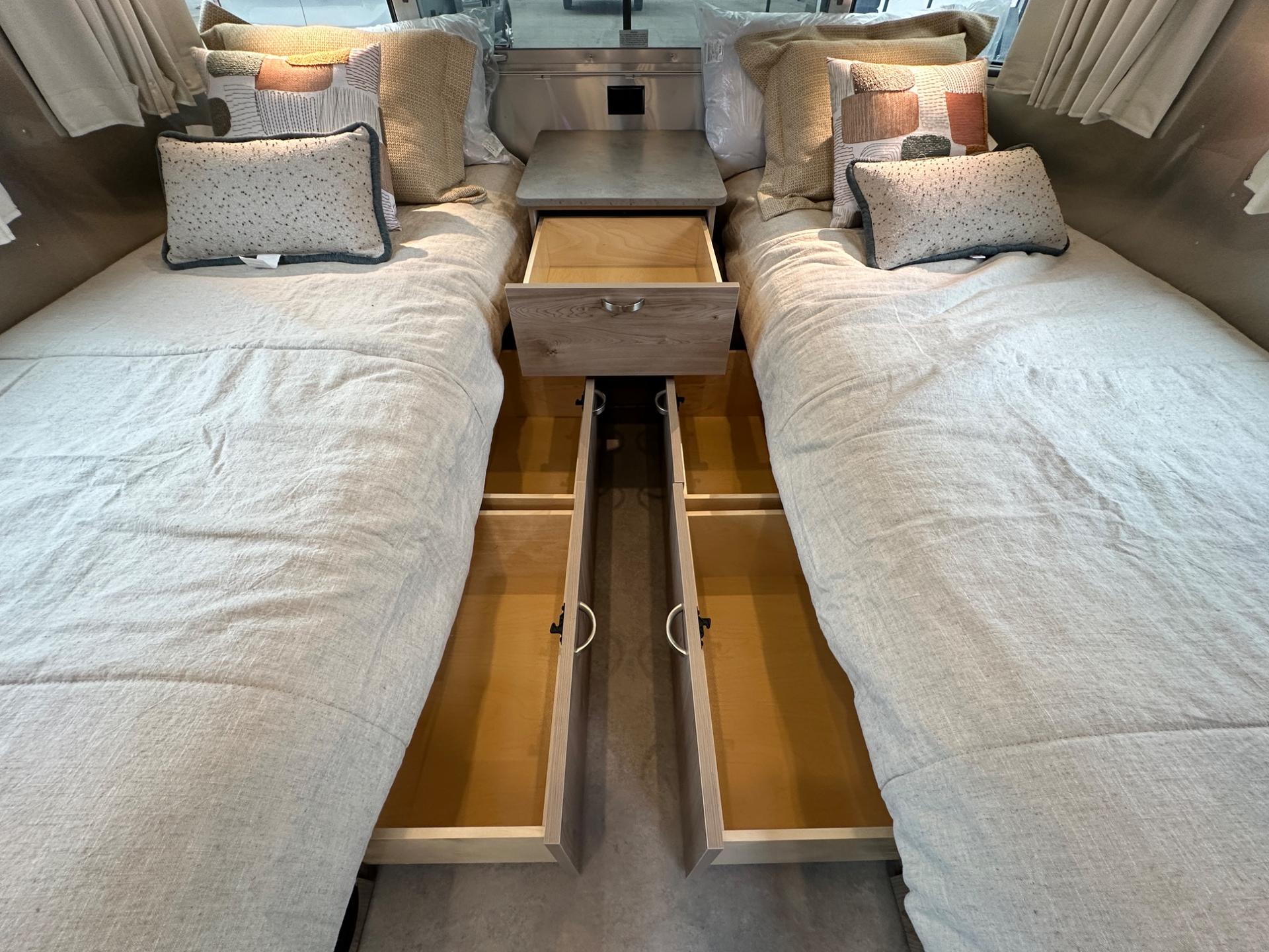 2027 Airstream 2027 Airstream Flying Cloud - thumbnail 55