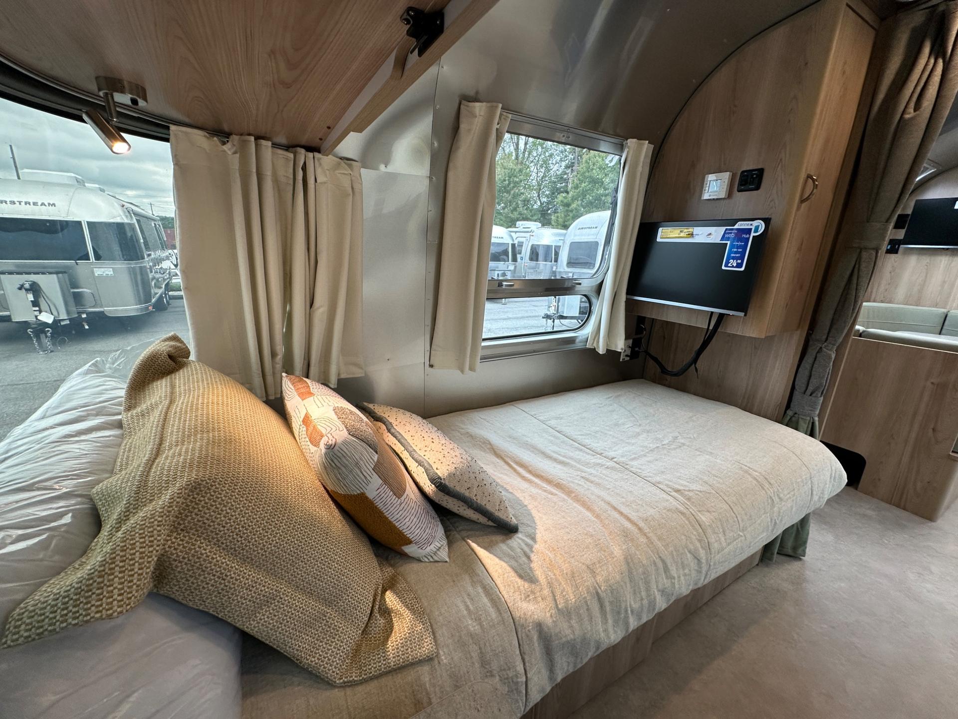 2027 Airstream 2027 Airstream Flying Cloud - thumbnail 63