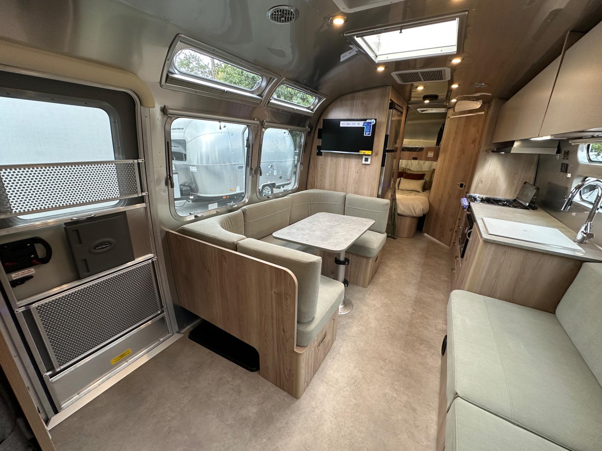 2027 Airstream 2027 Airstream Flying Cloud - thumbnail 64