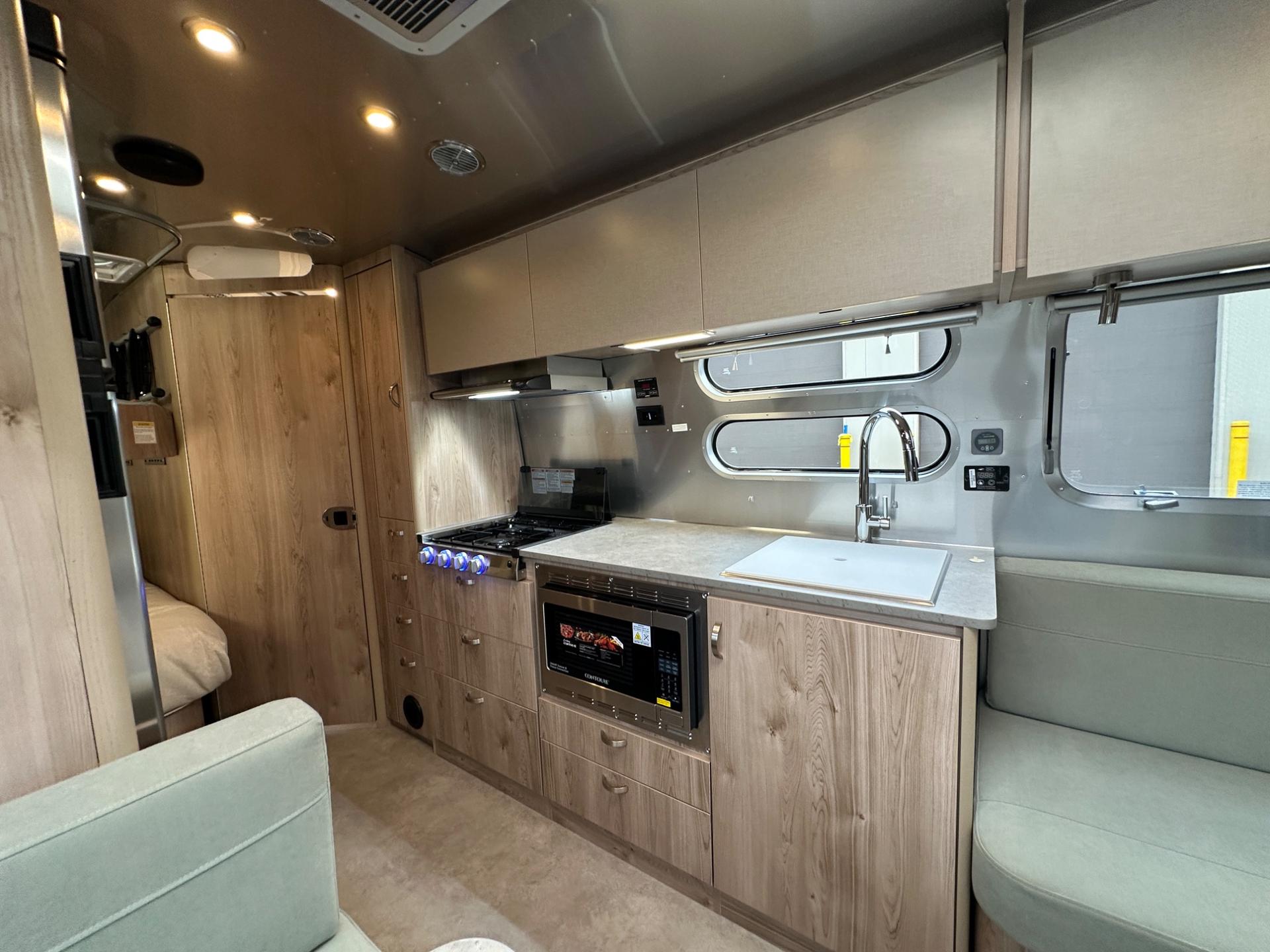 2027 Airstream 2027 Airstream Flying Cloud - thumbnail 23