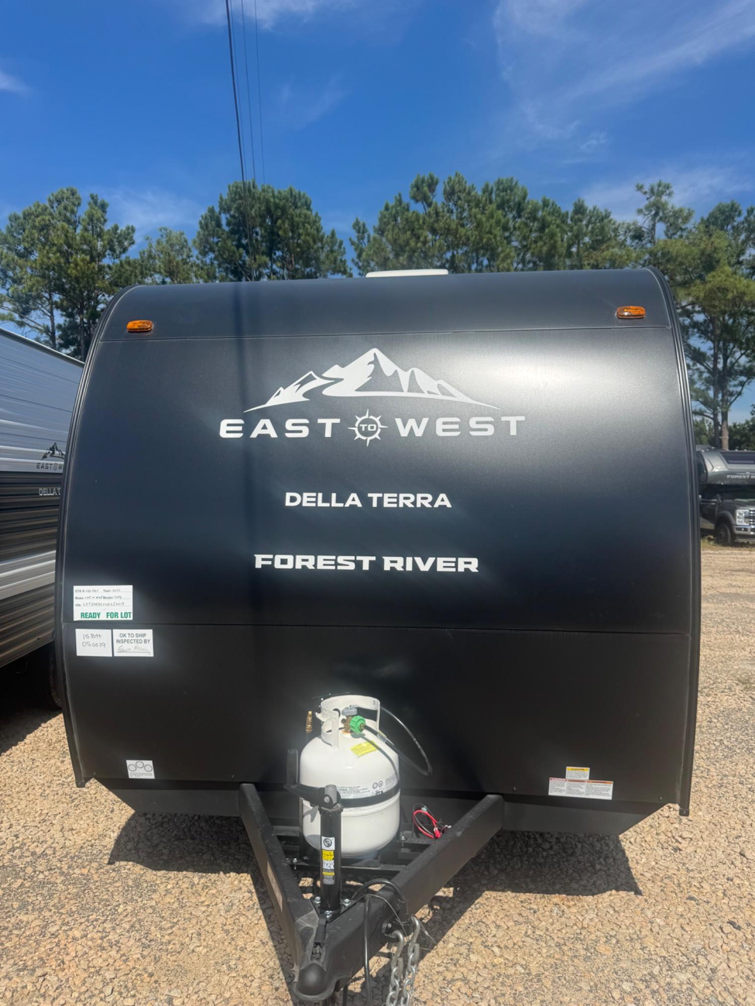 2027 East To West Della Terra 15BH
