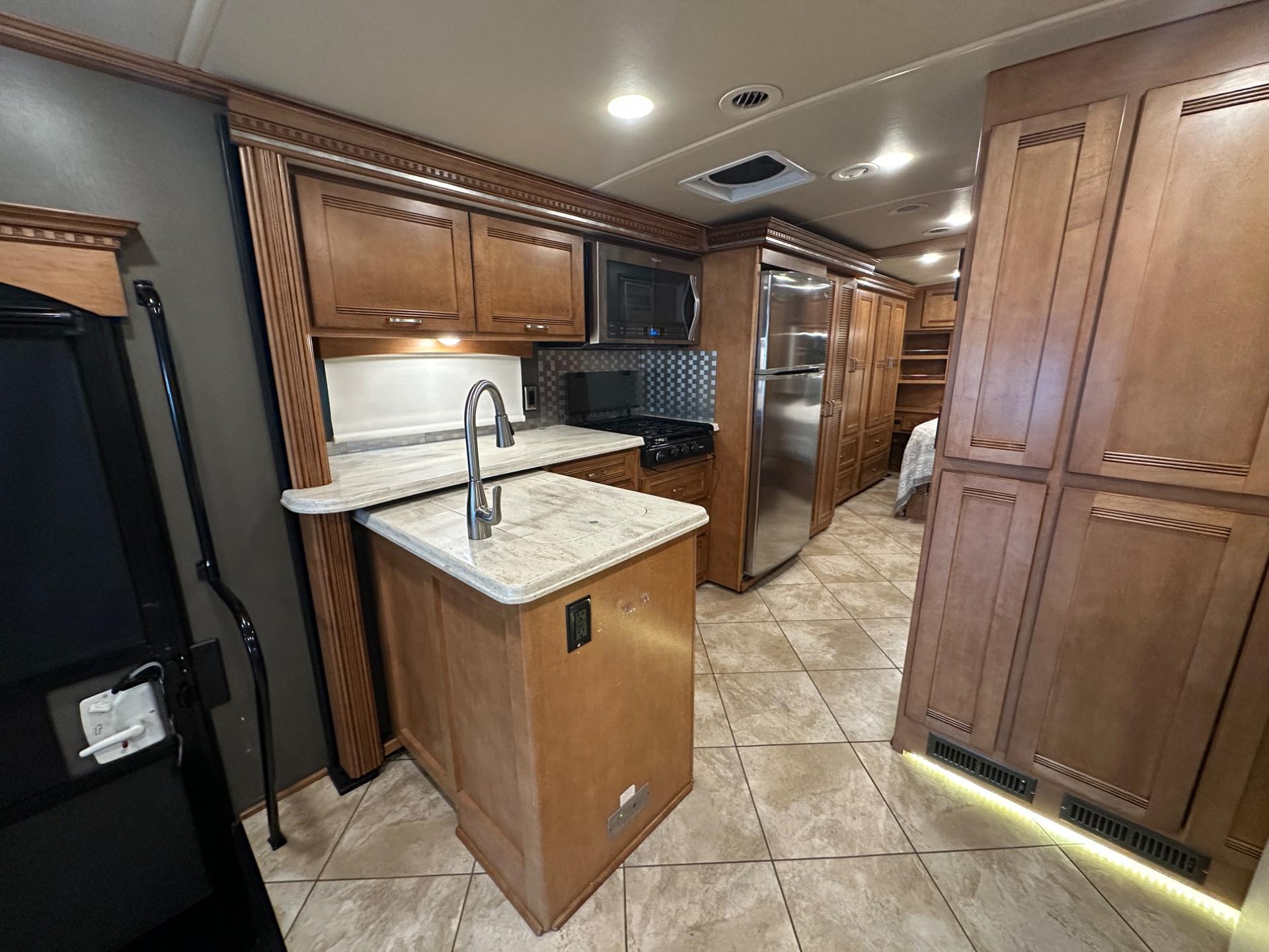 2017 Winnebago 2017 Winnebago Forza - thumbnail 18