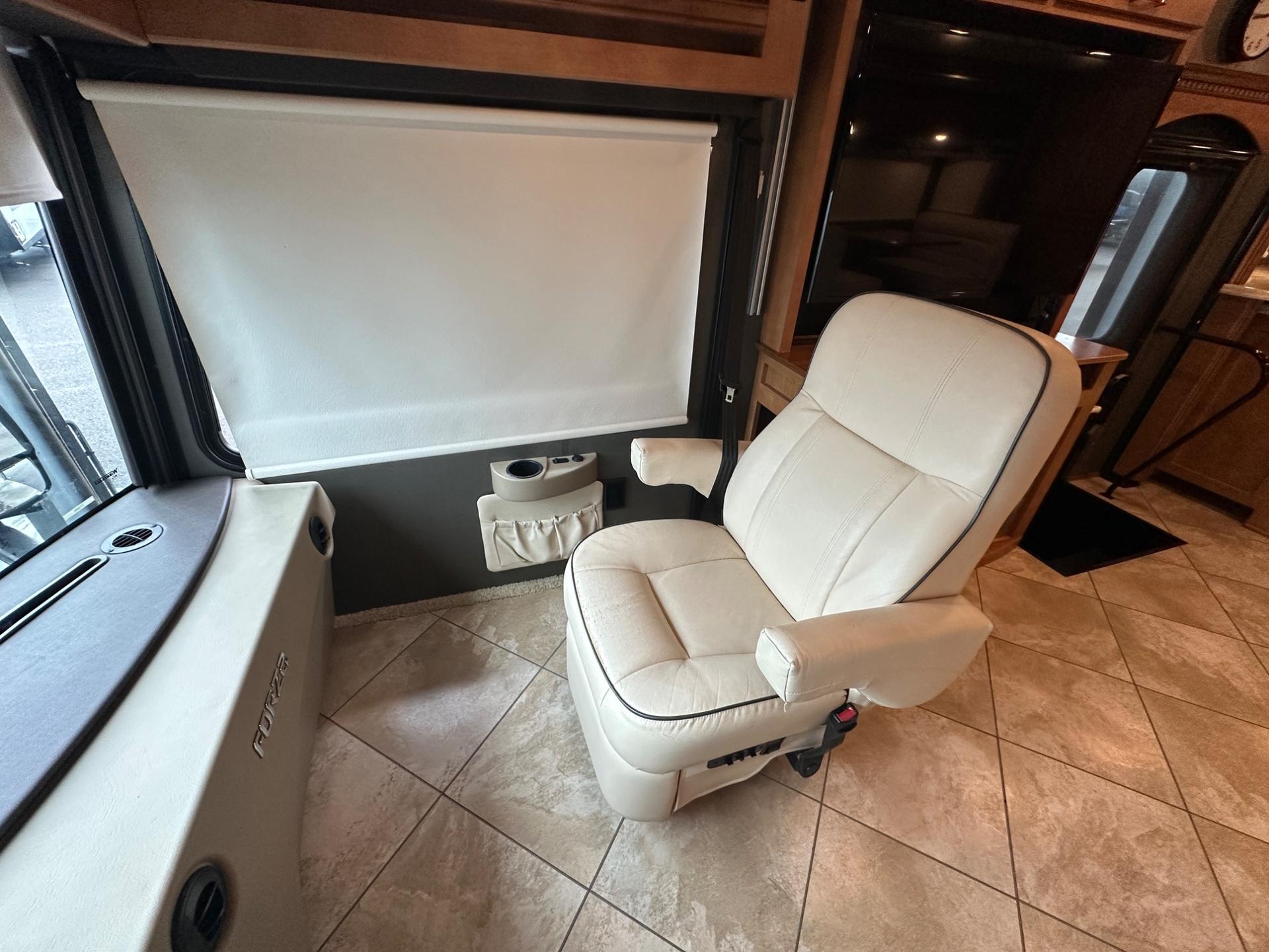2017 Winnebago 2017 Winnebago Forza - thumbnail 11
