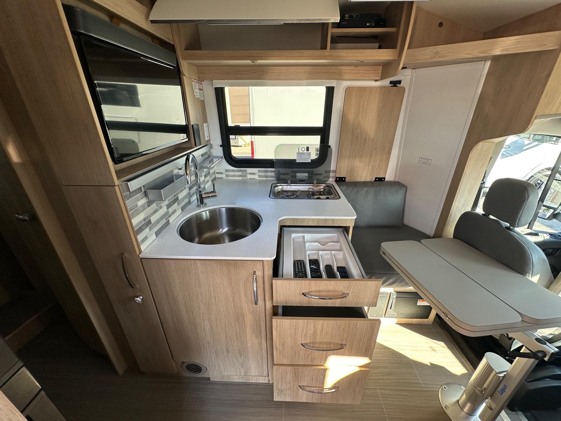 2020 Leisure Travel Vans 2020 Leisure Travel Vans Wonder - thumbnail 12