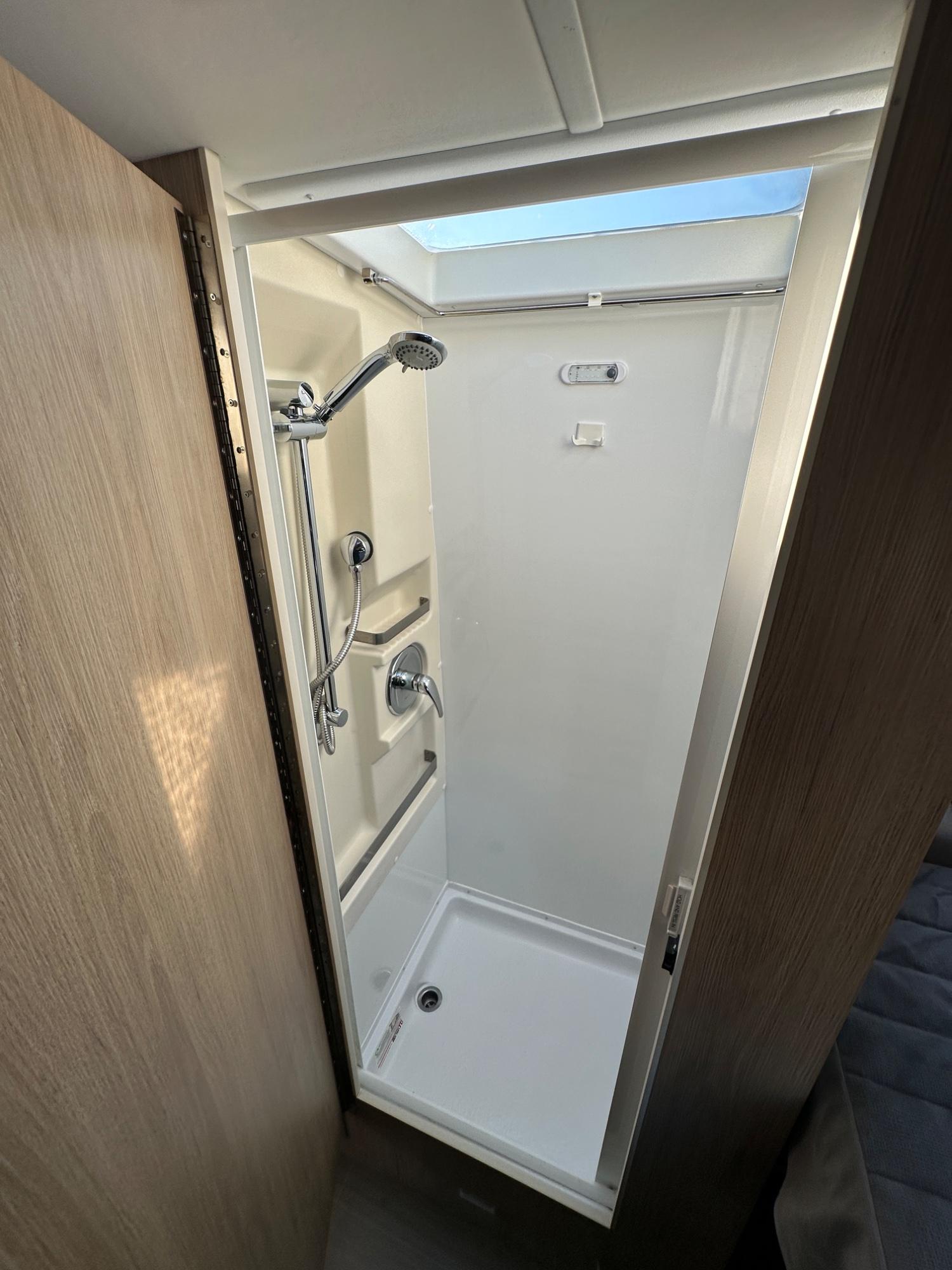 2020 Leisure Travel Vans 2020 Leisure Travel Vans Wonder - thumbnail 23