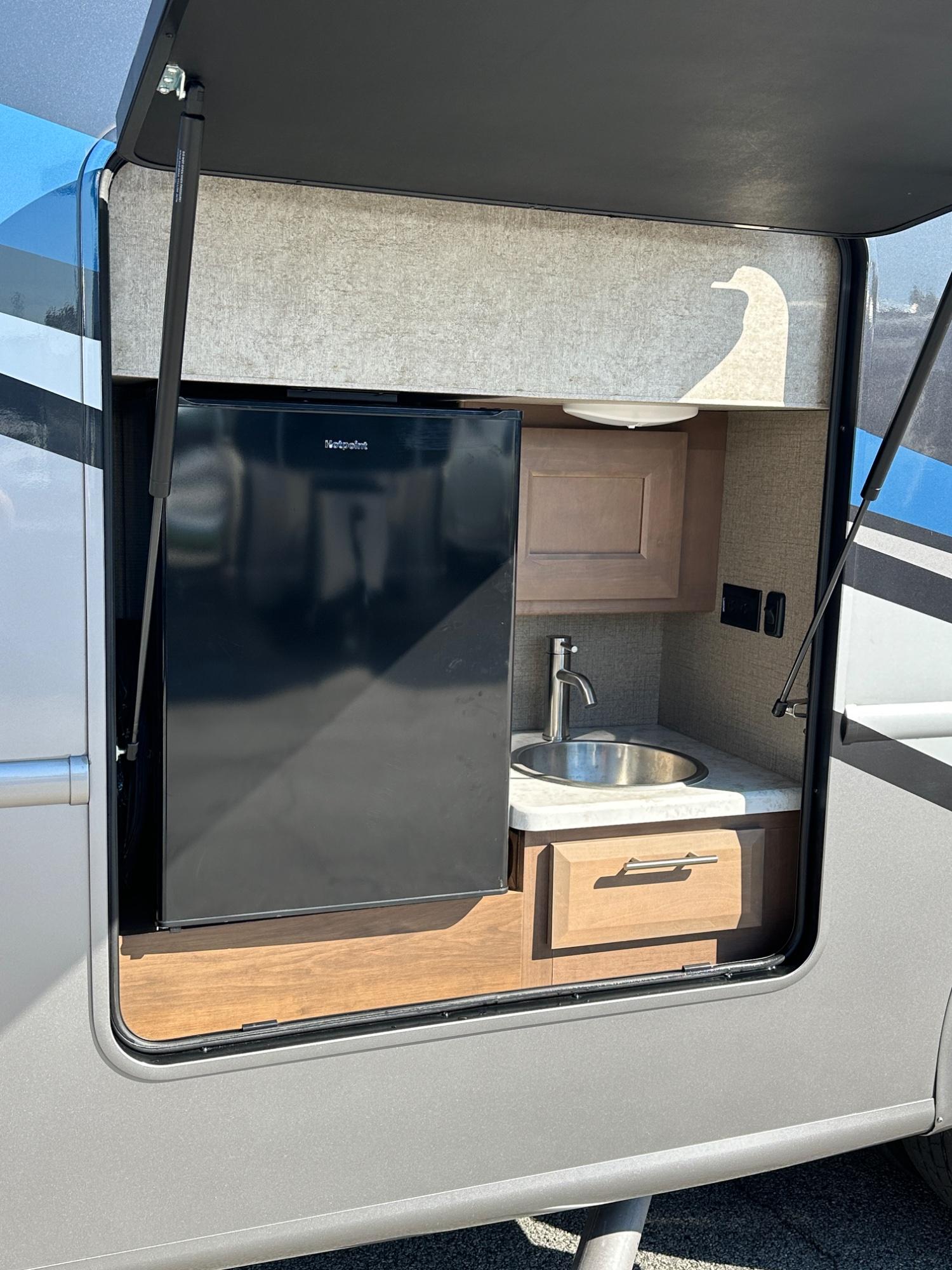 2022 Thor Motor Coach 2022 Thor Motor Coach Magnitude - thumbnail 9