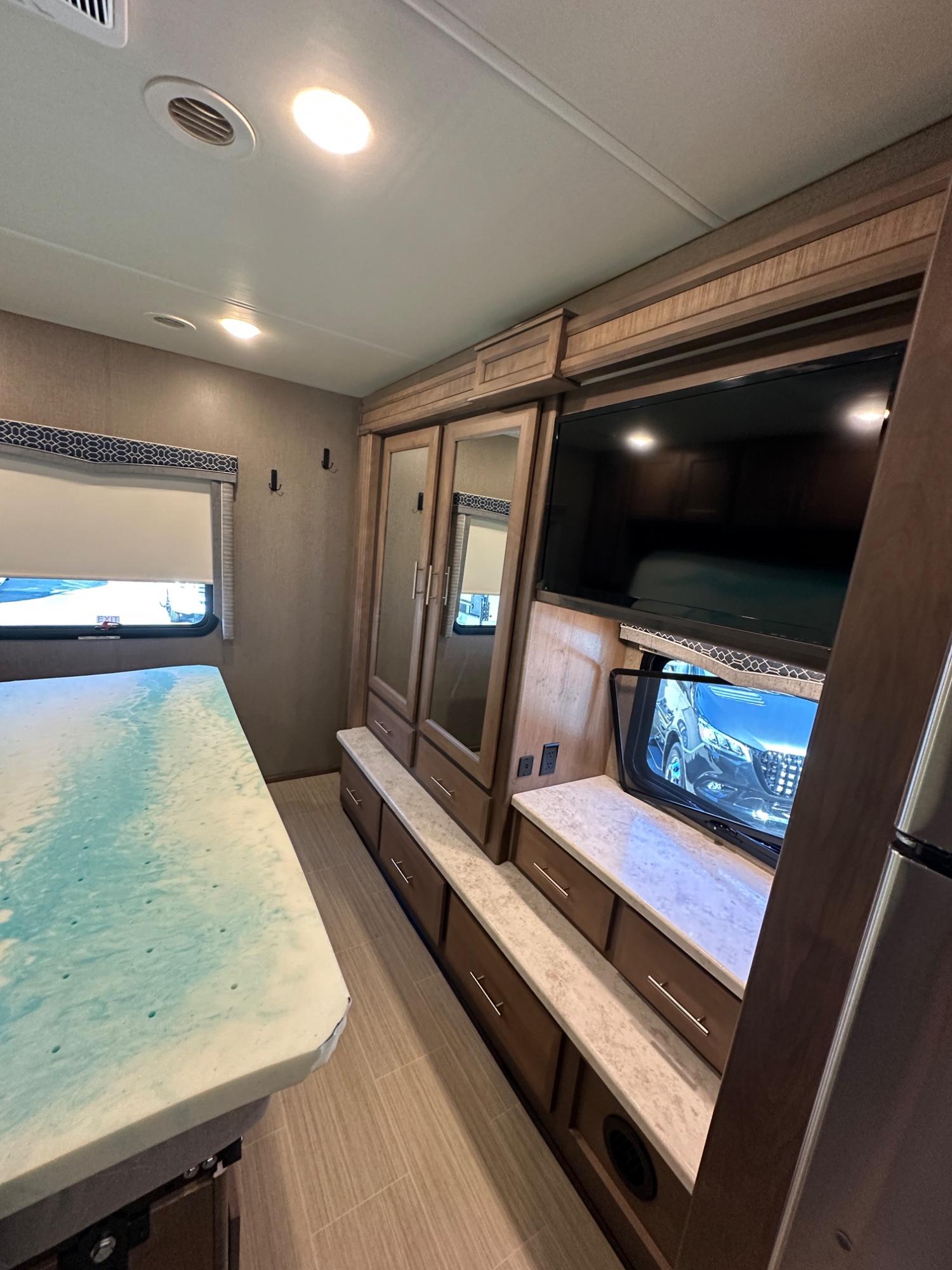 2022 Thor Motor Coach 2022 Thor Motor Coach Magnitude - thumbnail 24